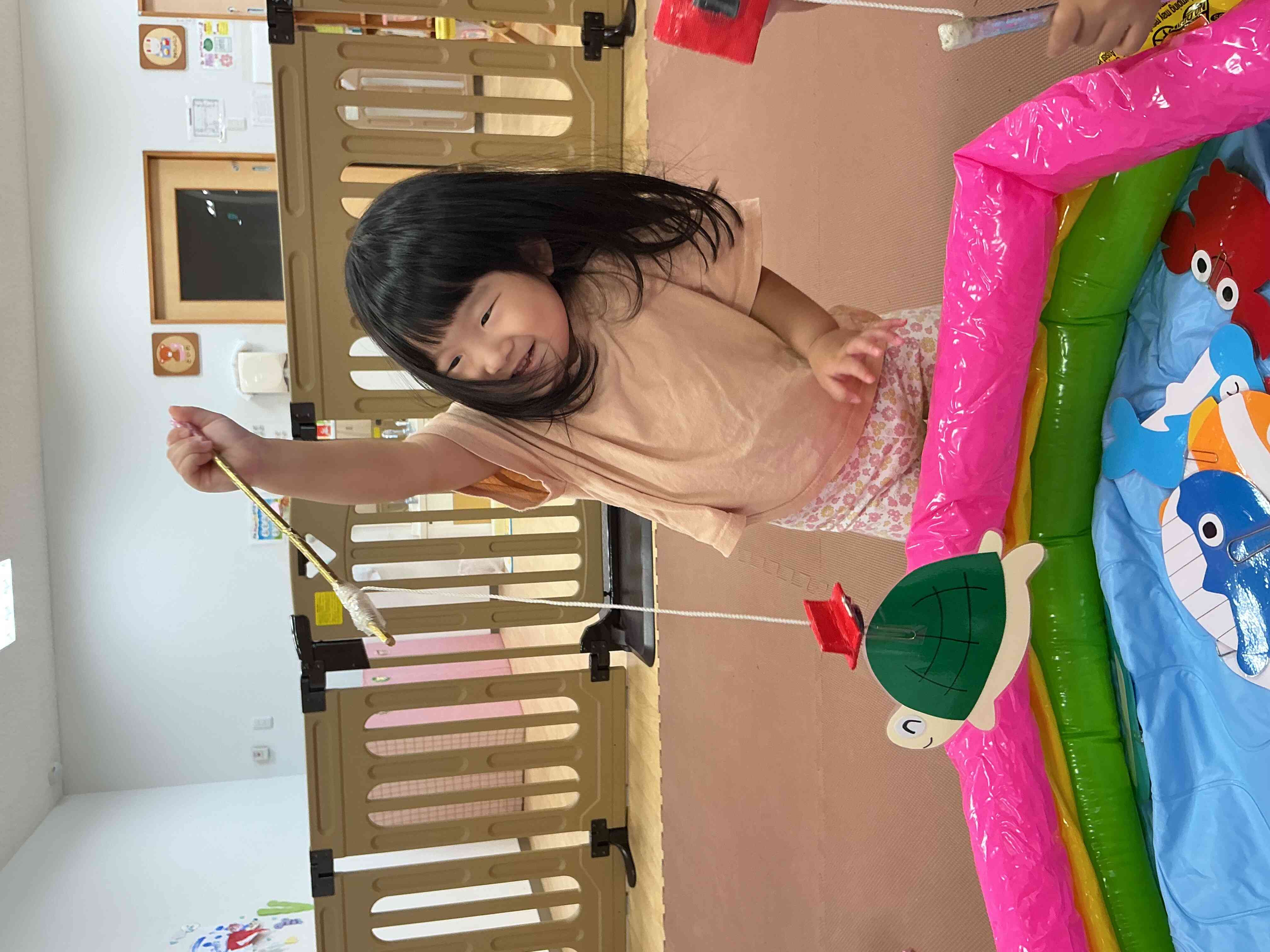 魚釣りを体験⭐︎（あひる組 1歳児）
