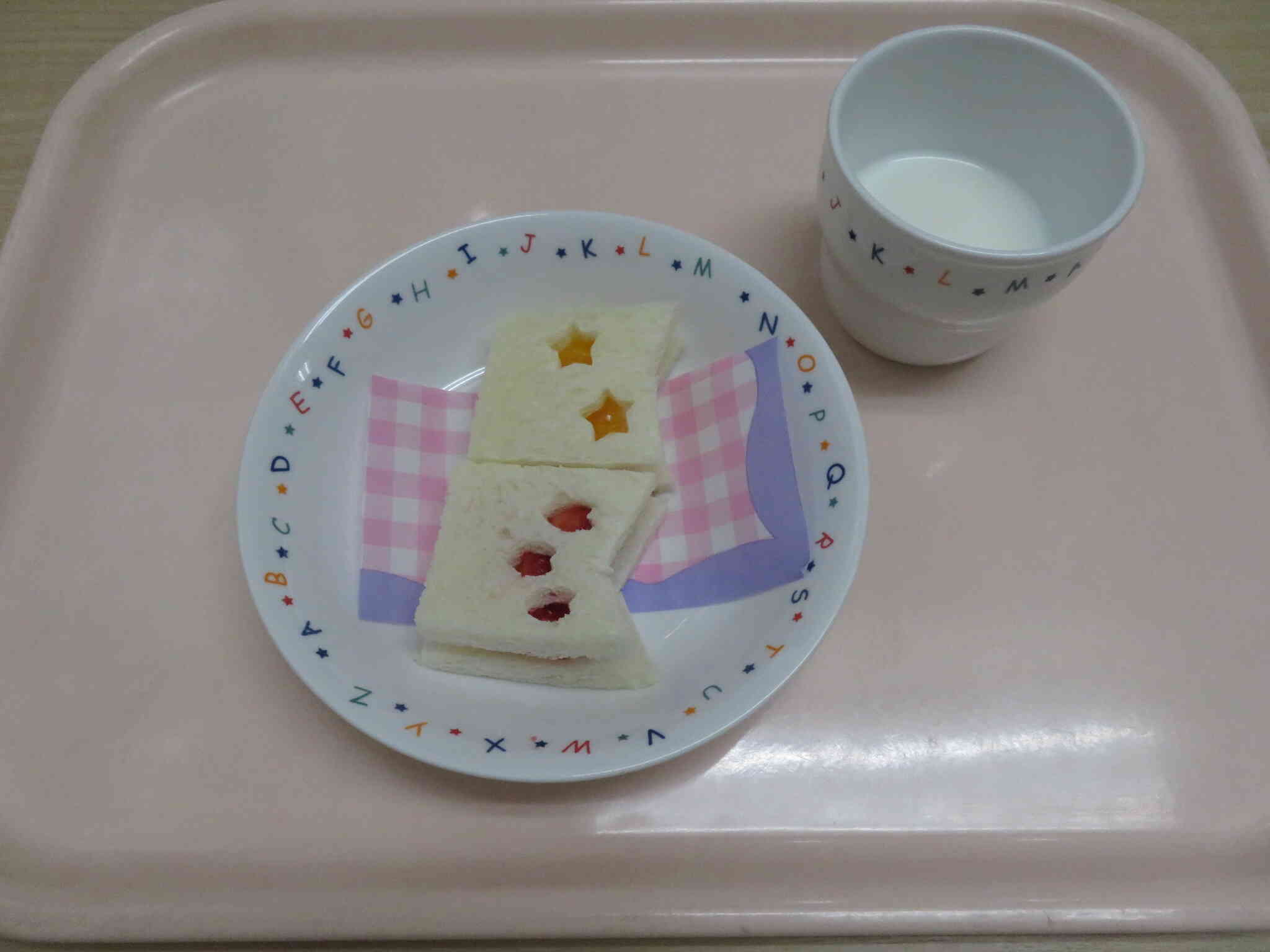 おやつは、こいのぼりのサンドでした。