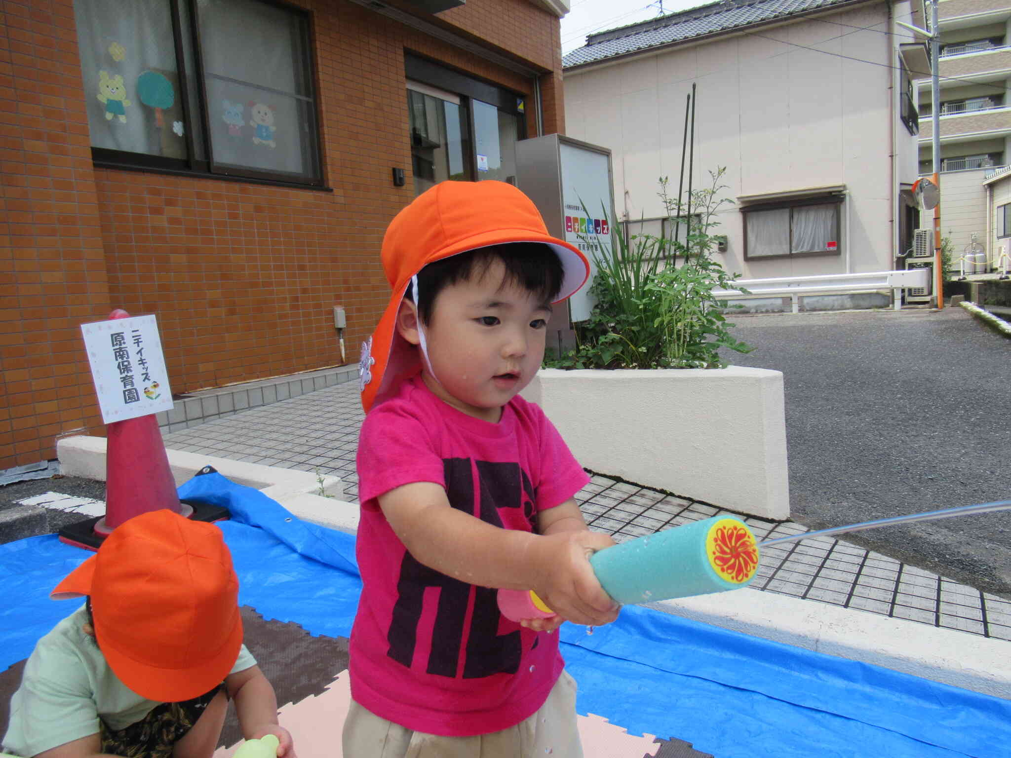 遠くまで、水が飛ぶよ。