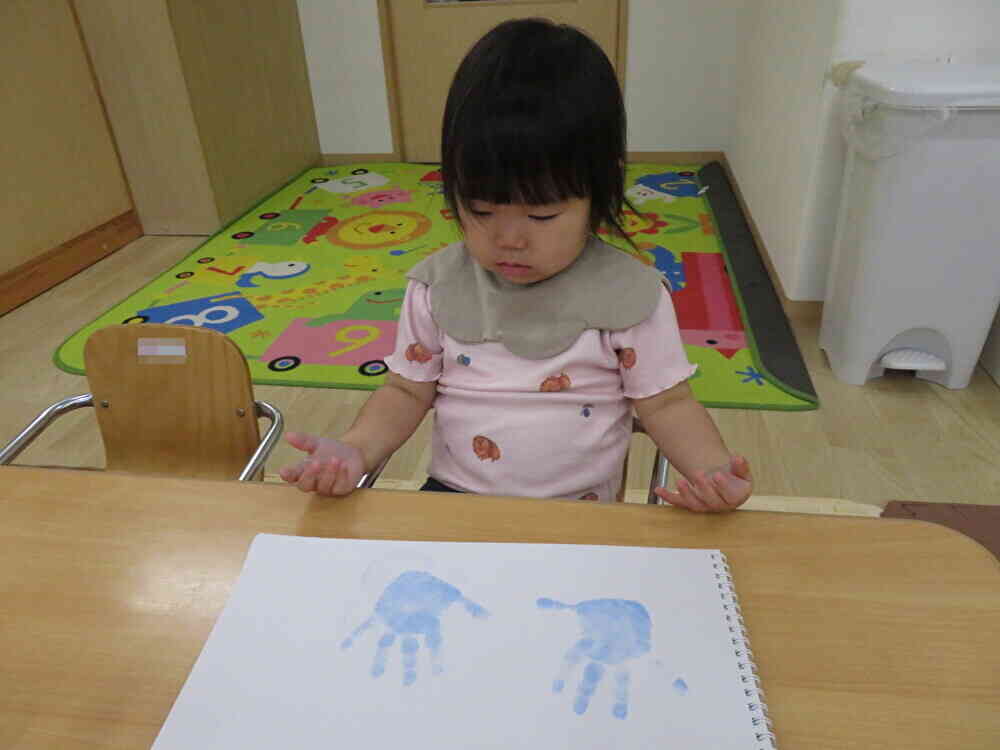 手形スタンプをしたよ