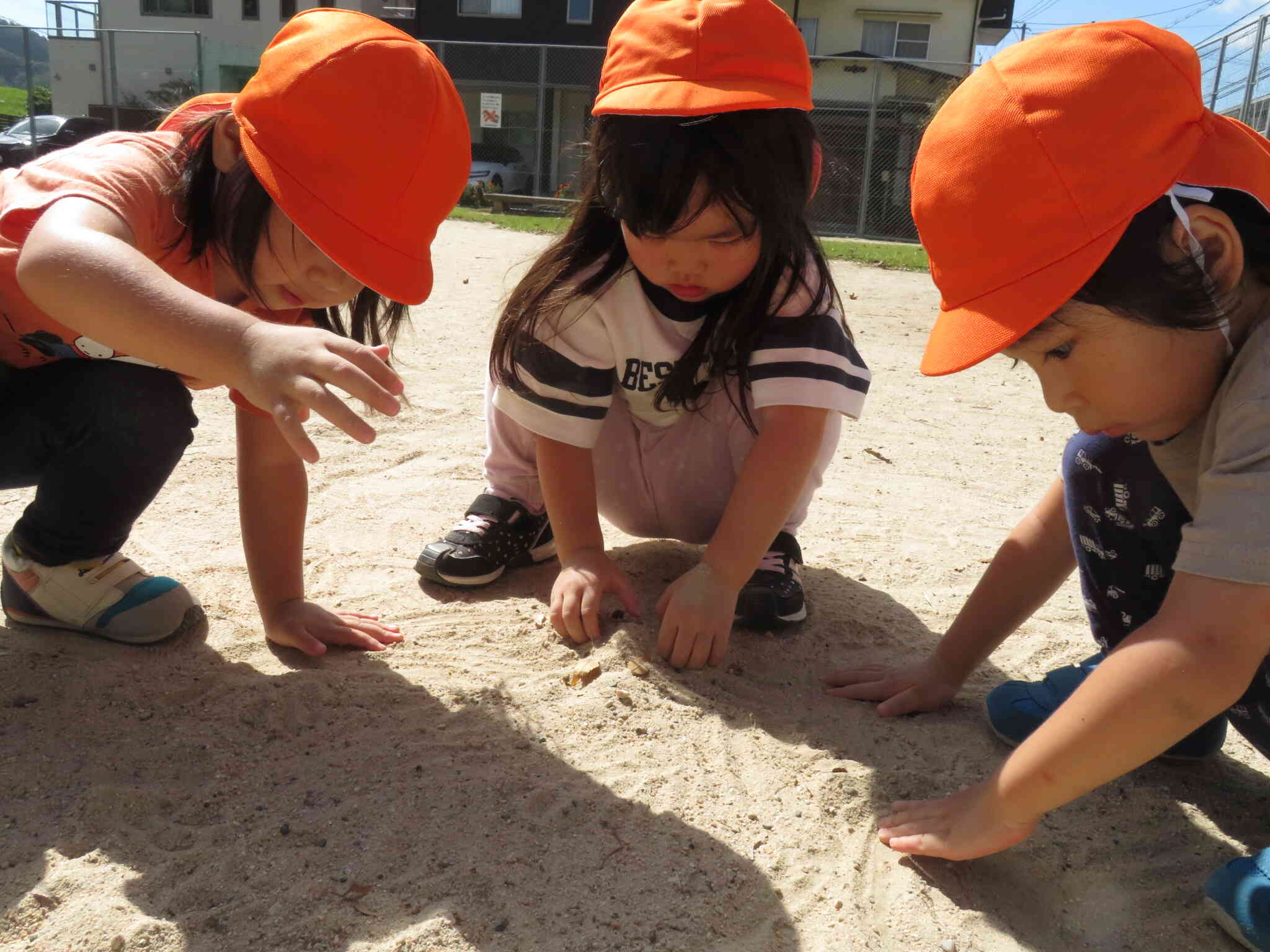 クラスの友達同士で遊ぶ姿も　見られるようになりました。