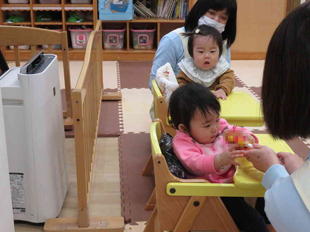 マイクが気になるね。