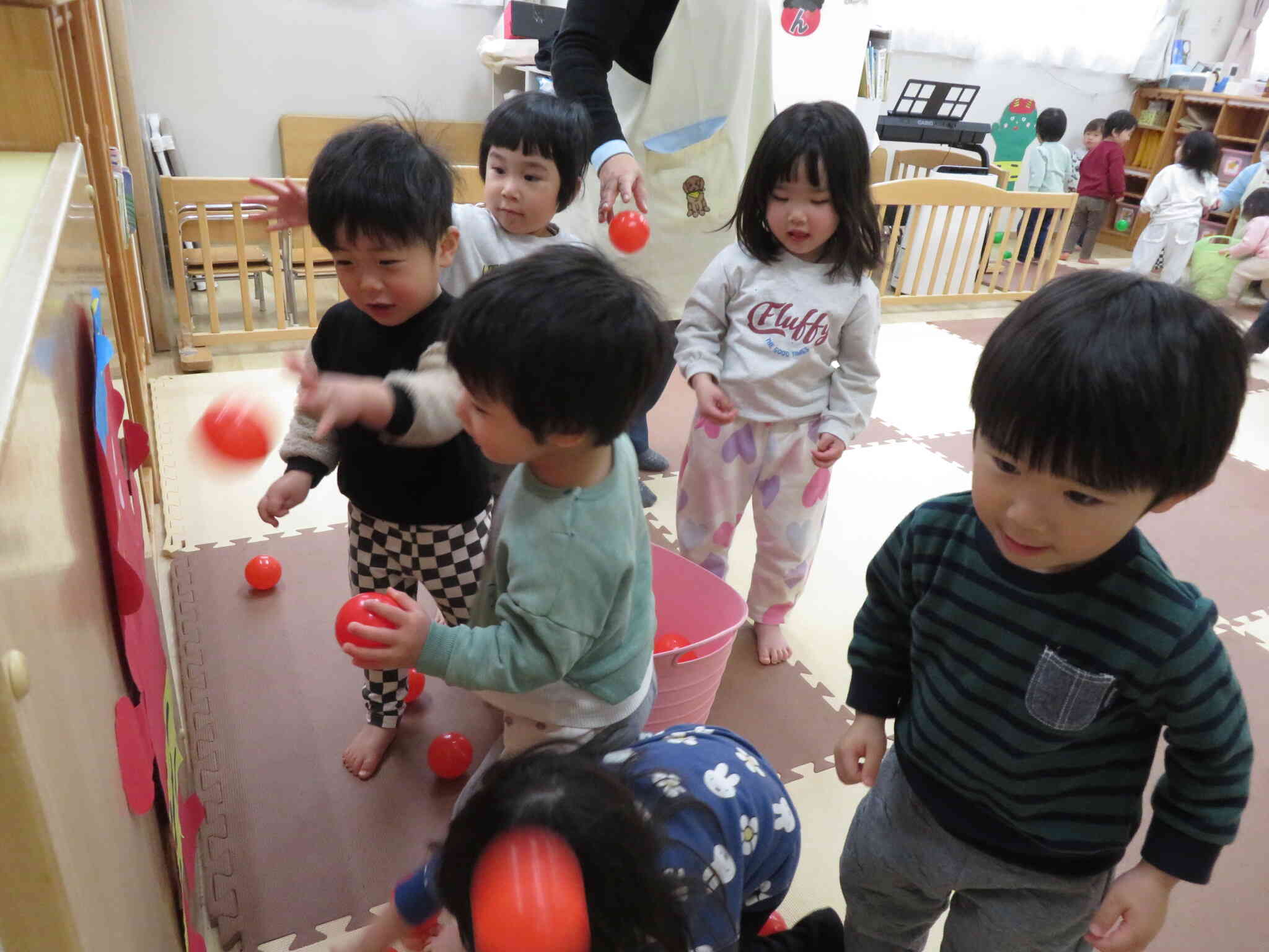 うさぎ組は、至近距離から練習。