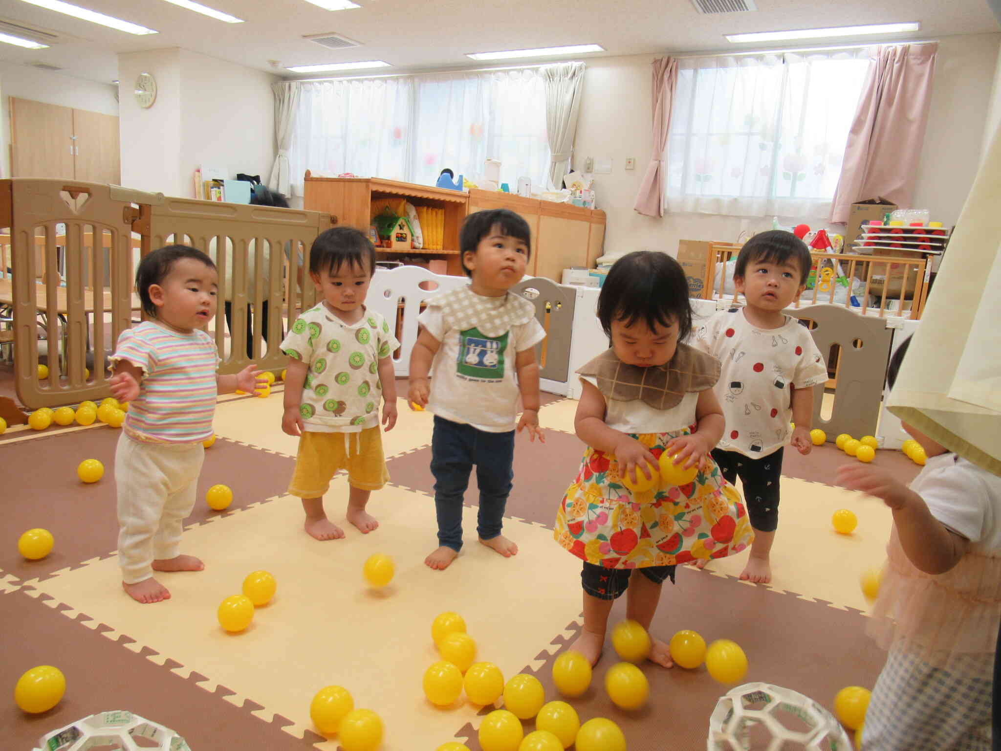 あひる組（１歳児クラス）の様子