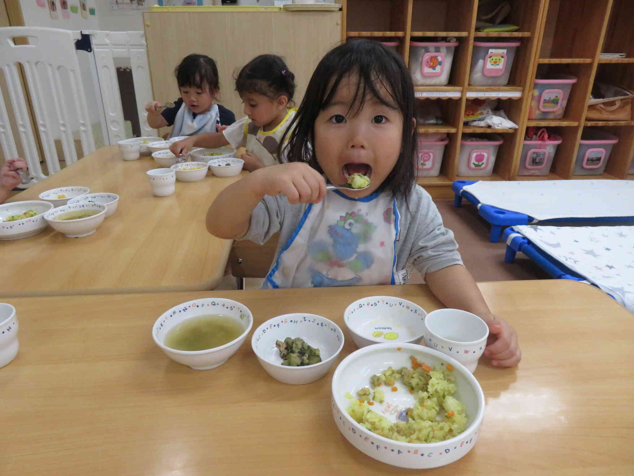 いっぱい　食べるぞ