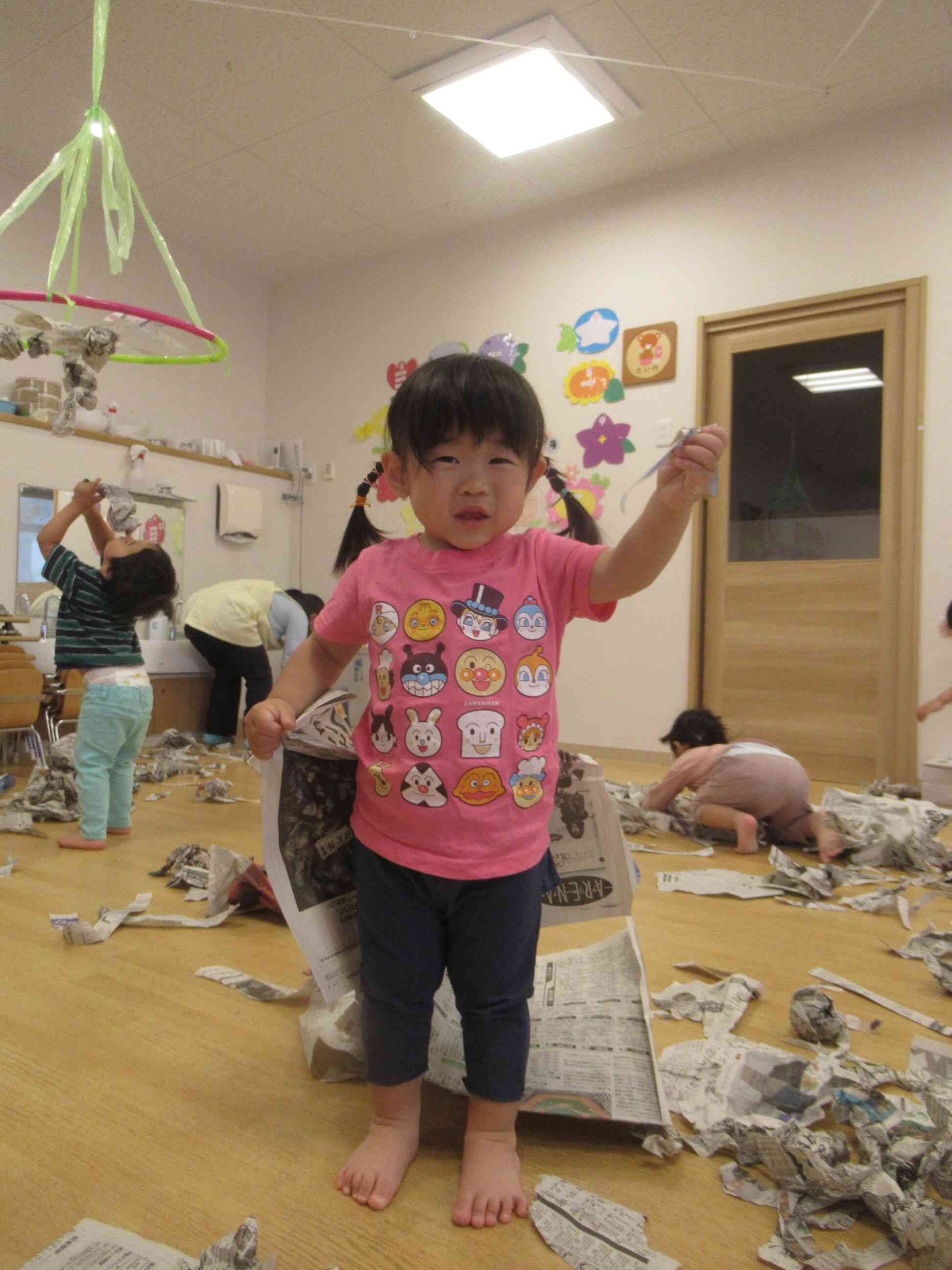 新聞紙を腰に巻き付けて♪
