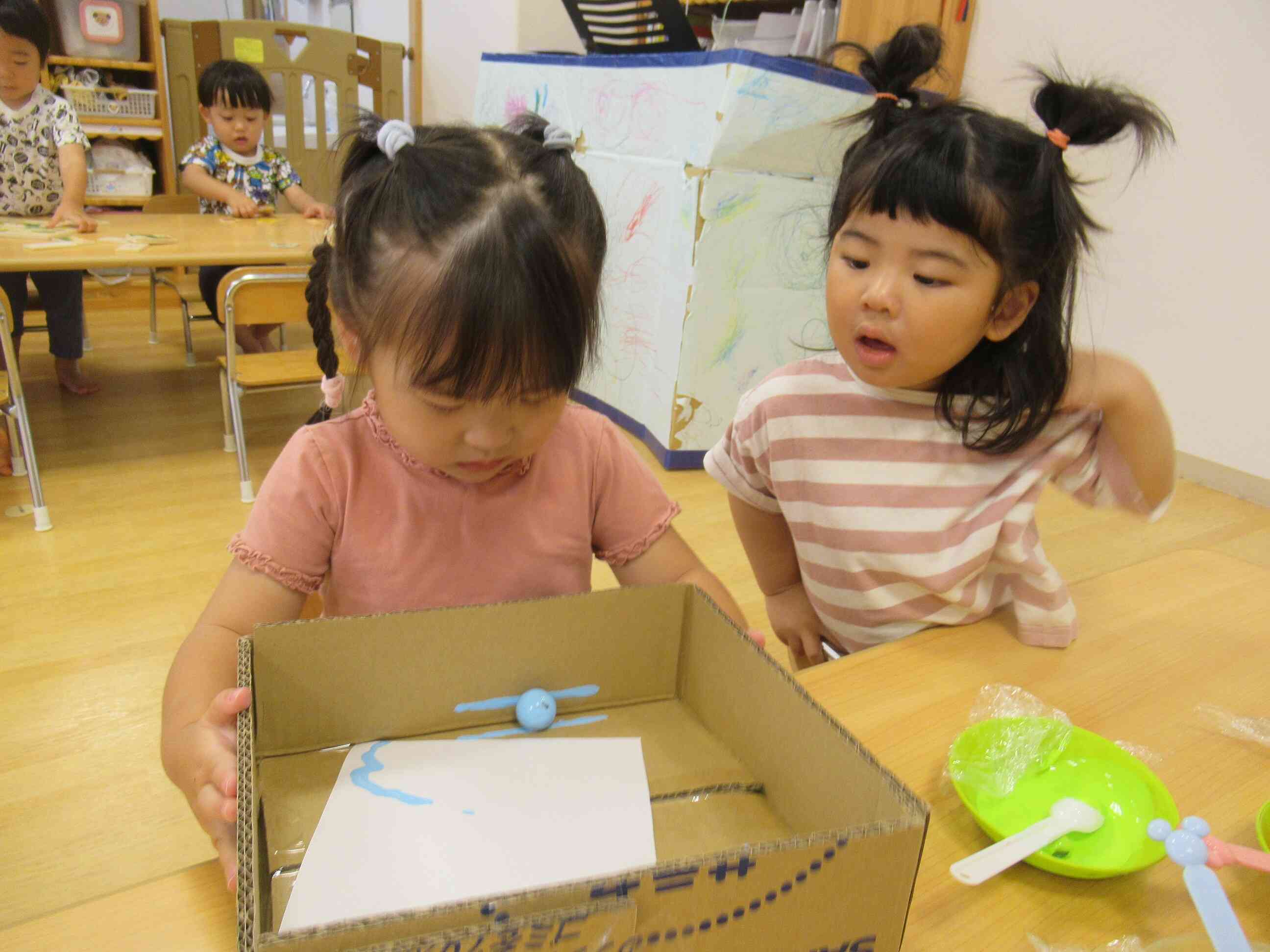どうやって色がつくのかな？