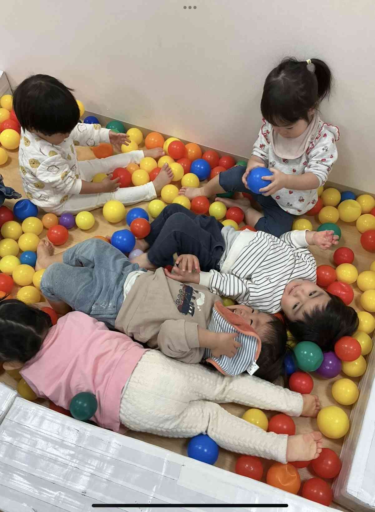 ボールプールでは