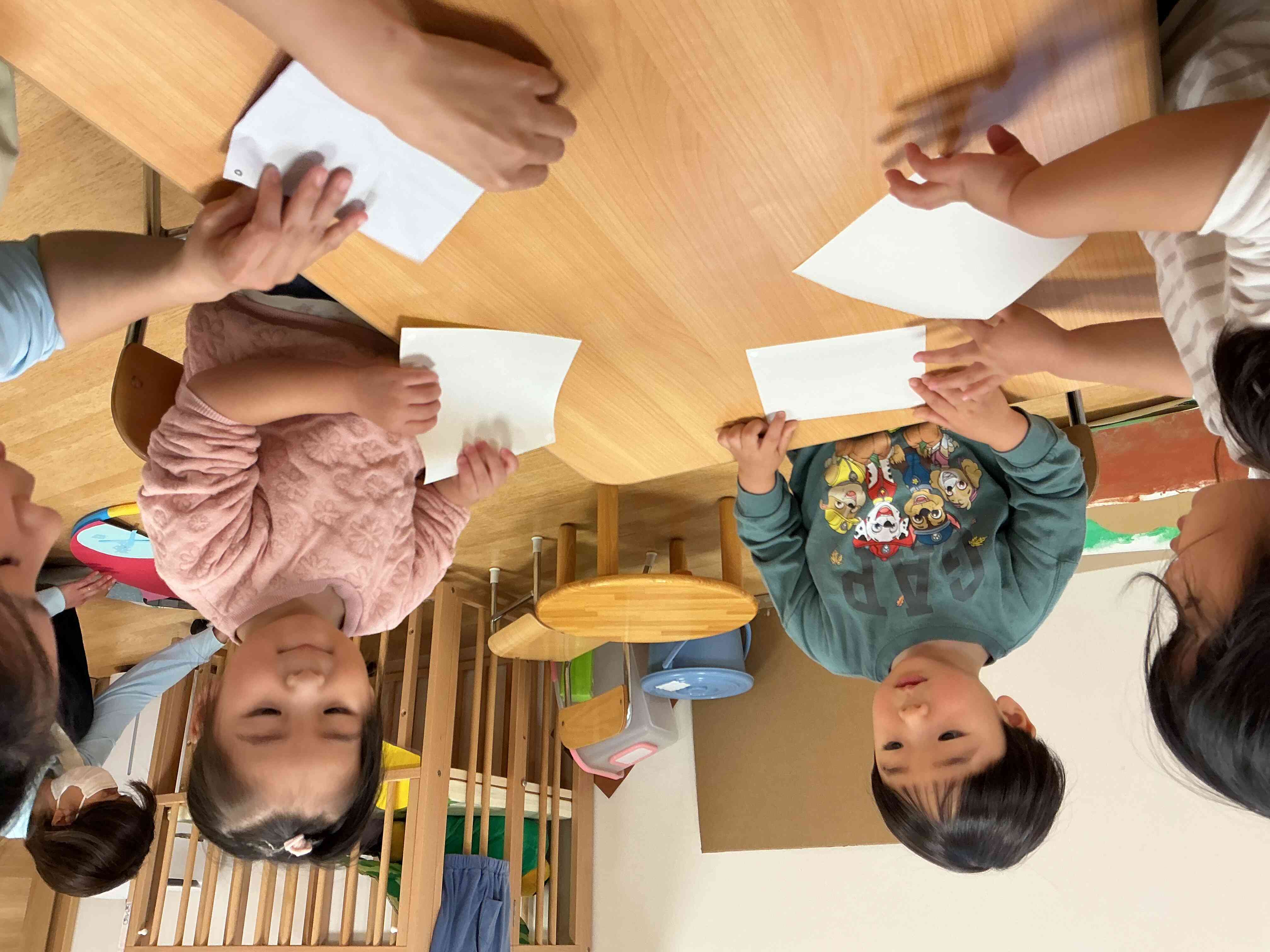 うさぎさんは、折り紙を使って制作もしました‼︎