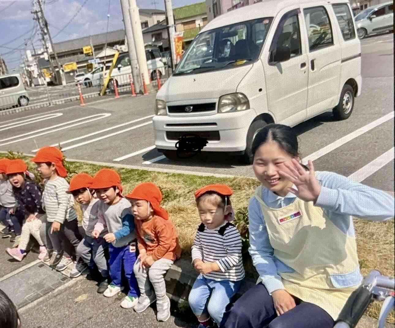 電車を見にお散歩に行ったよ