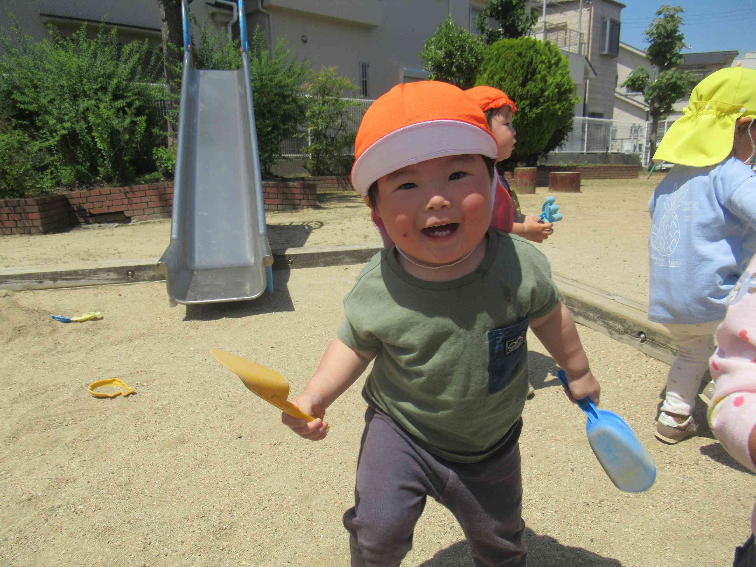 大好きな砂場♪