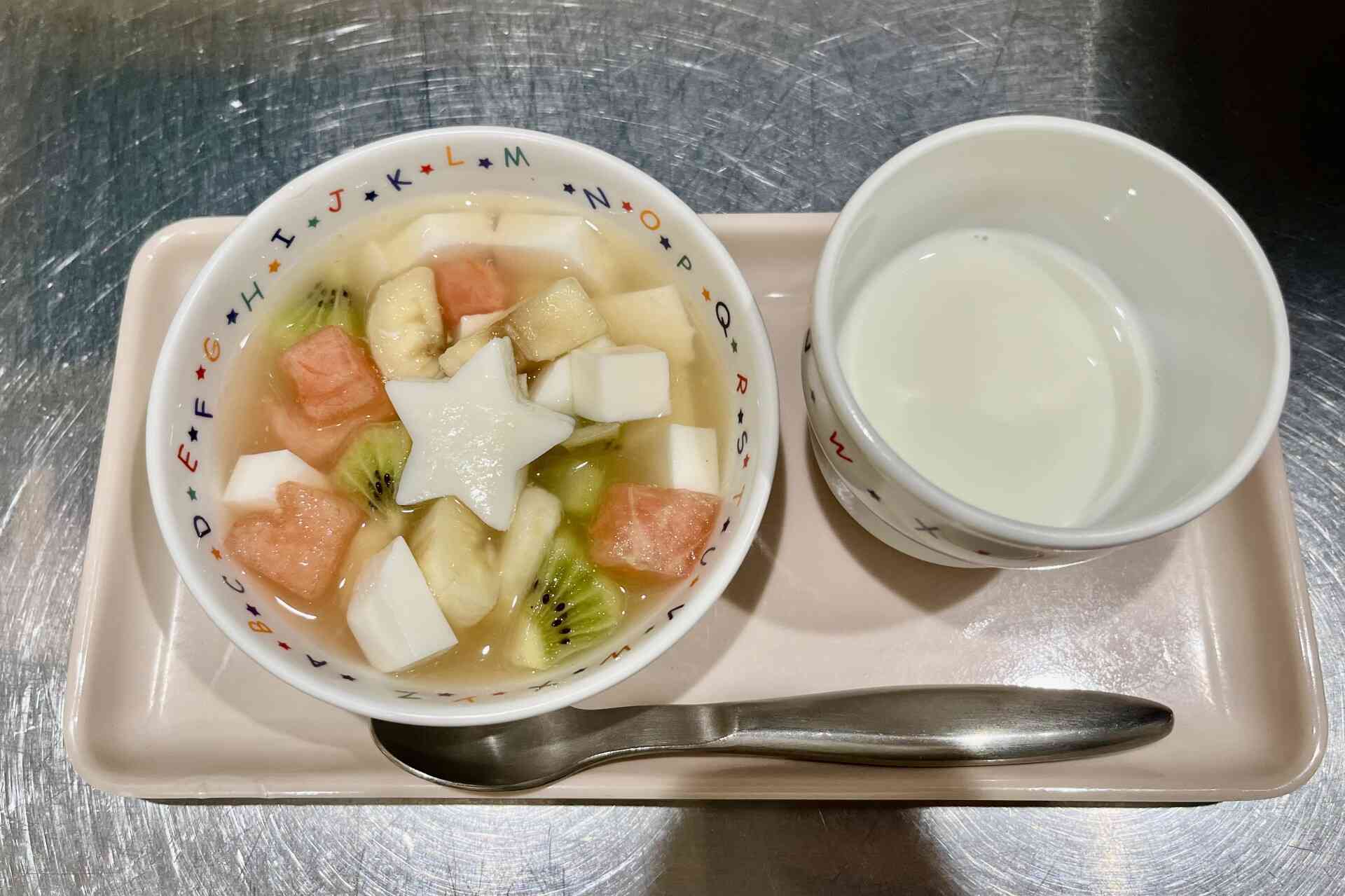 おやつはなにかな?