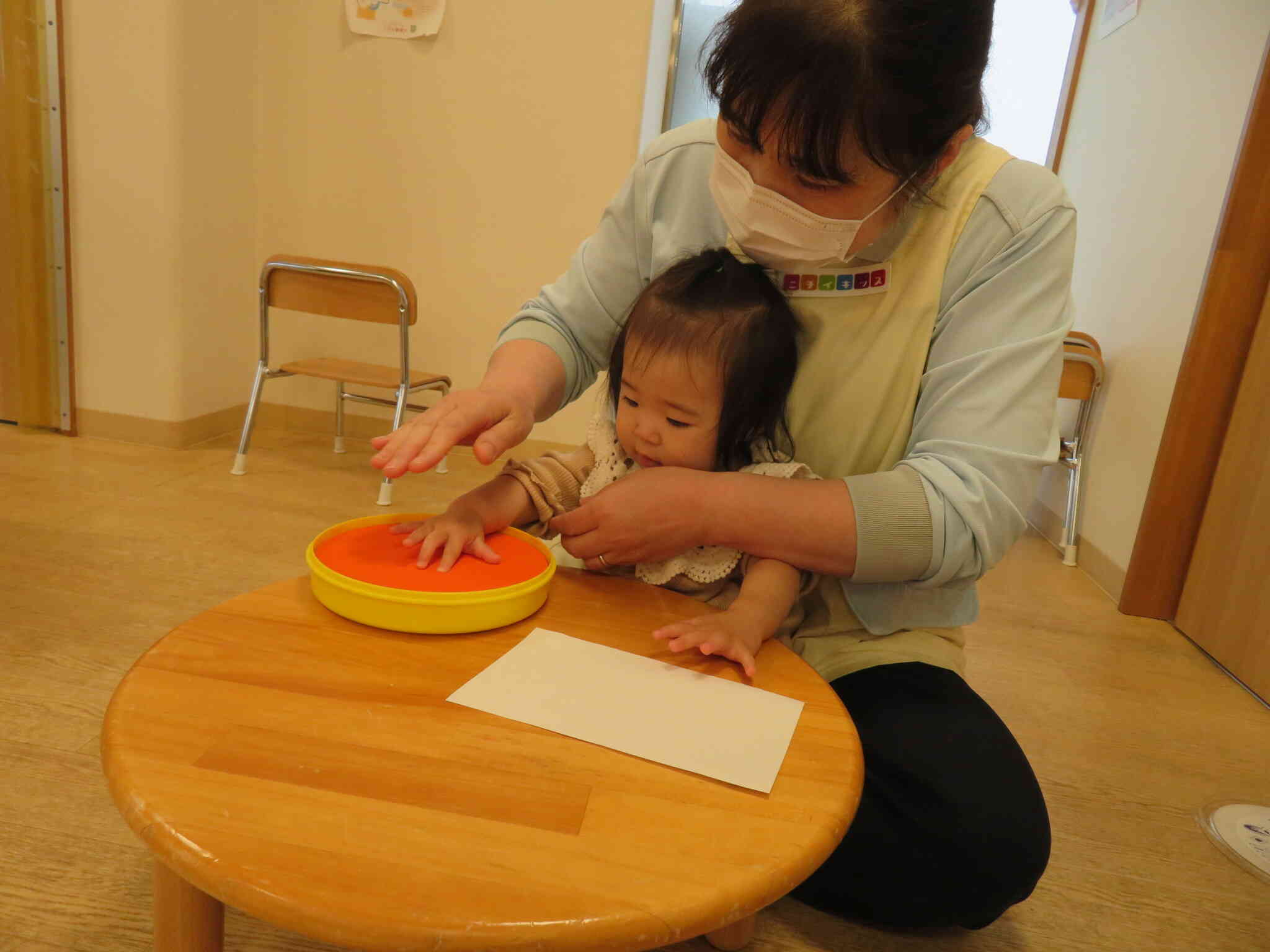 こいのぼり製作②(0歳児)