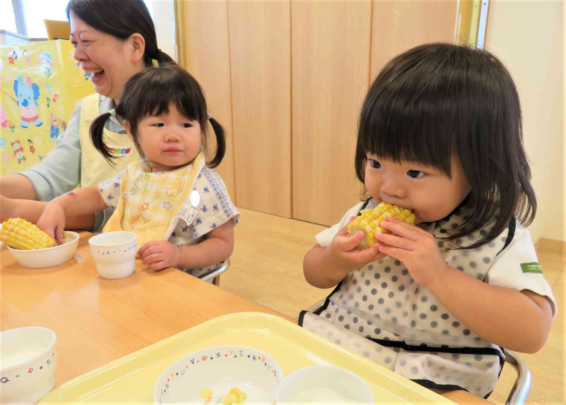 食育☆とうもろこしの皮むき②