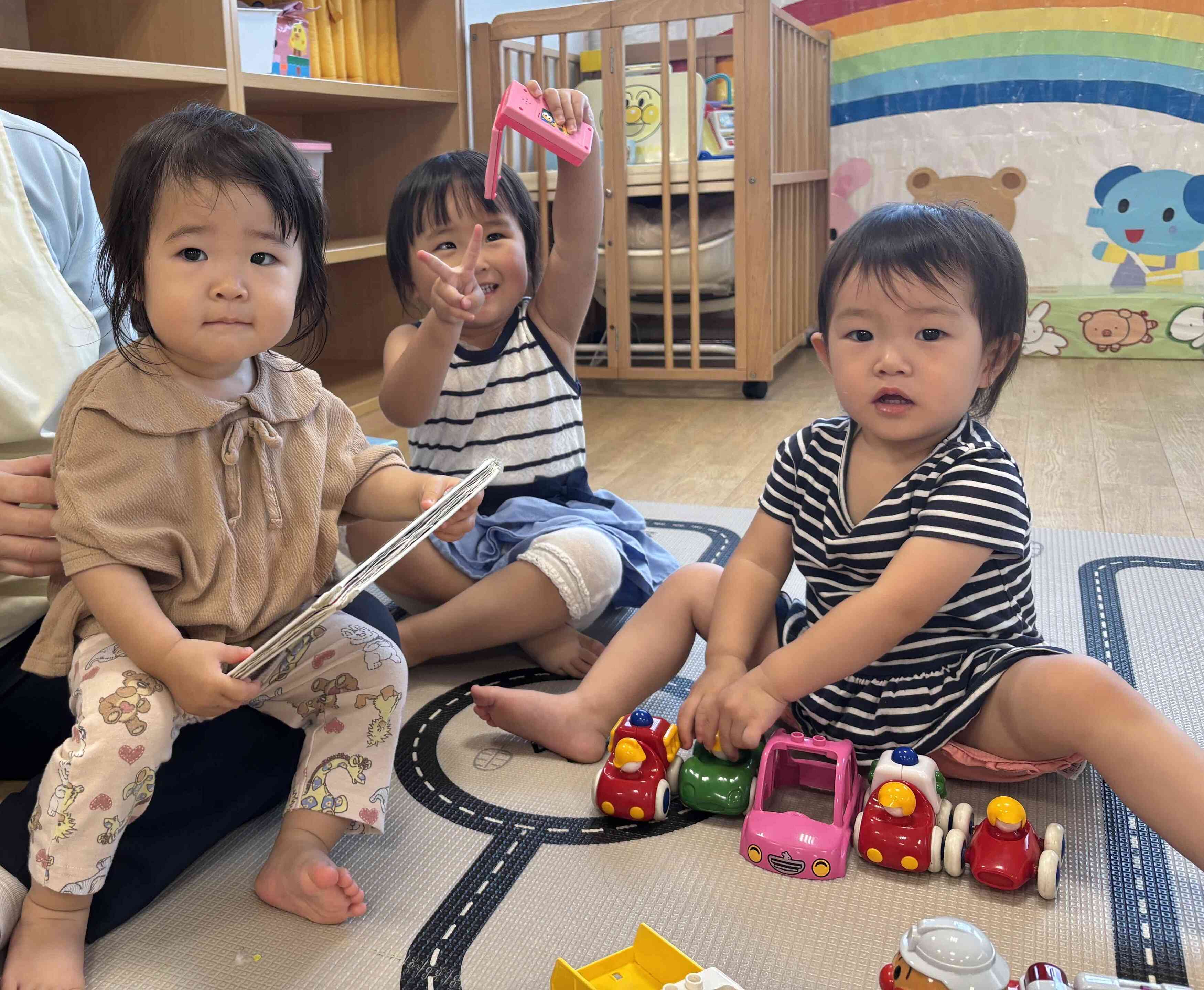 朝は異年齢保育で仲良く過ごしています♬