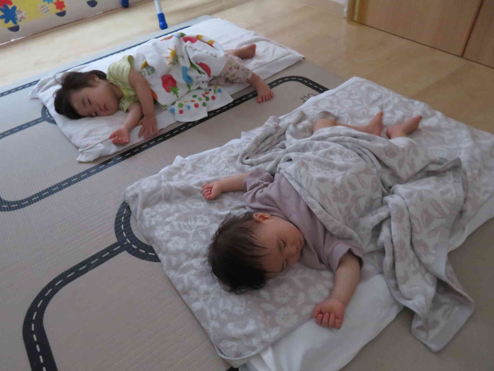 お昼寝の様子