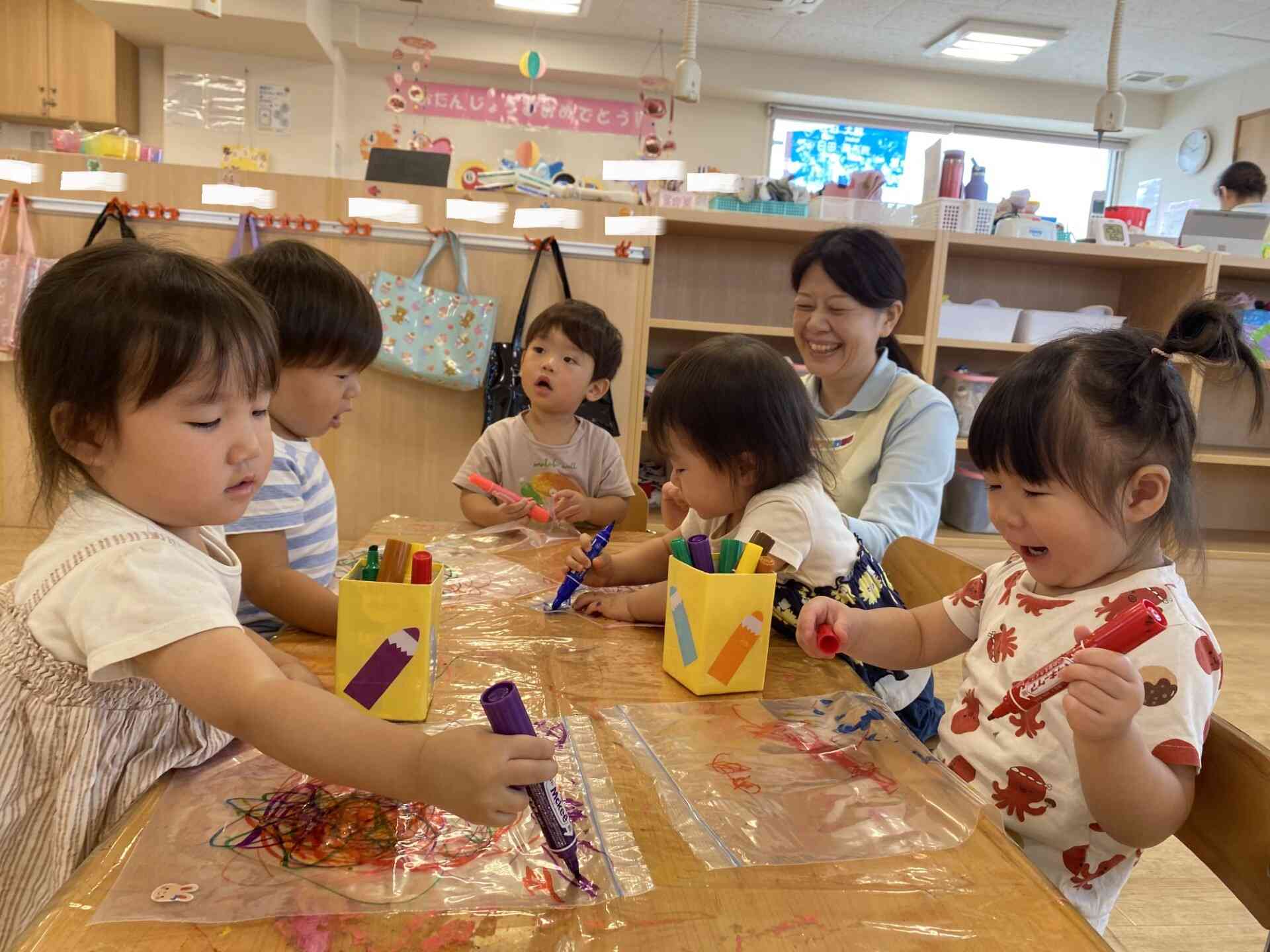 ハロウィンバックづくり（１歳児）