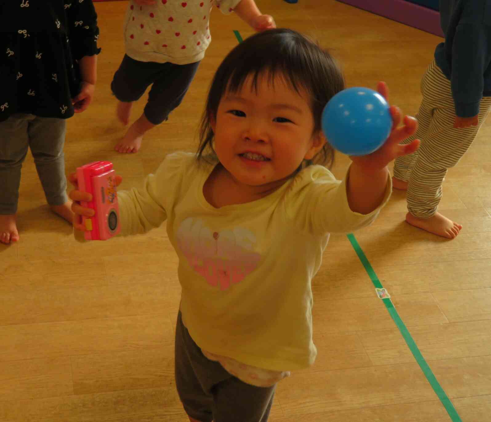 ボールも好きだね♬