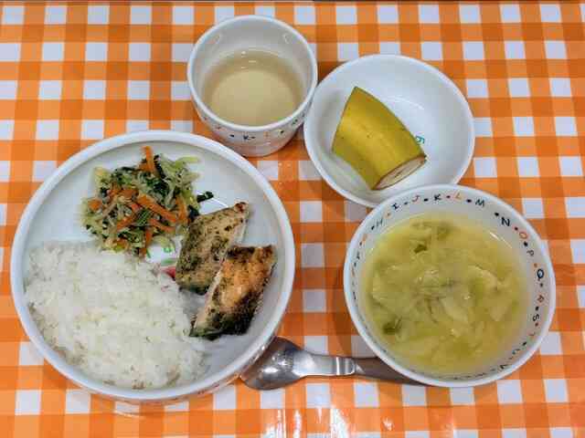 2025年12月8日の給食