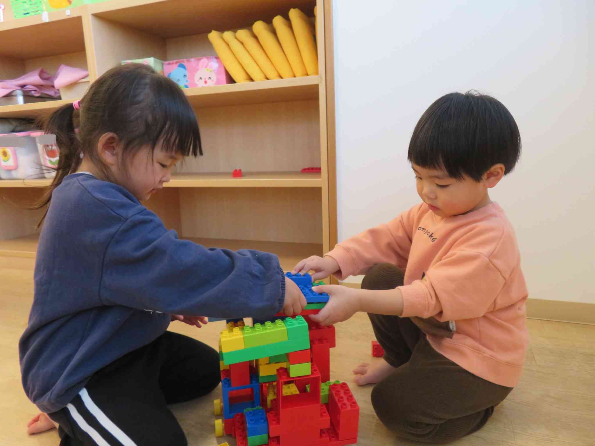 室内遊び（２歳児）