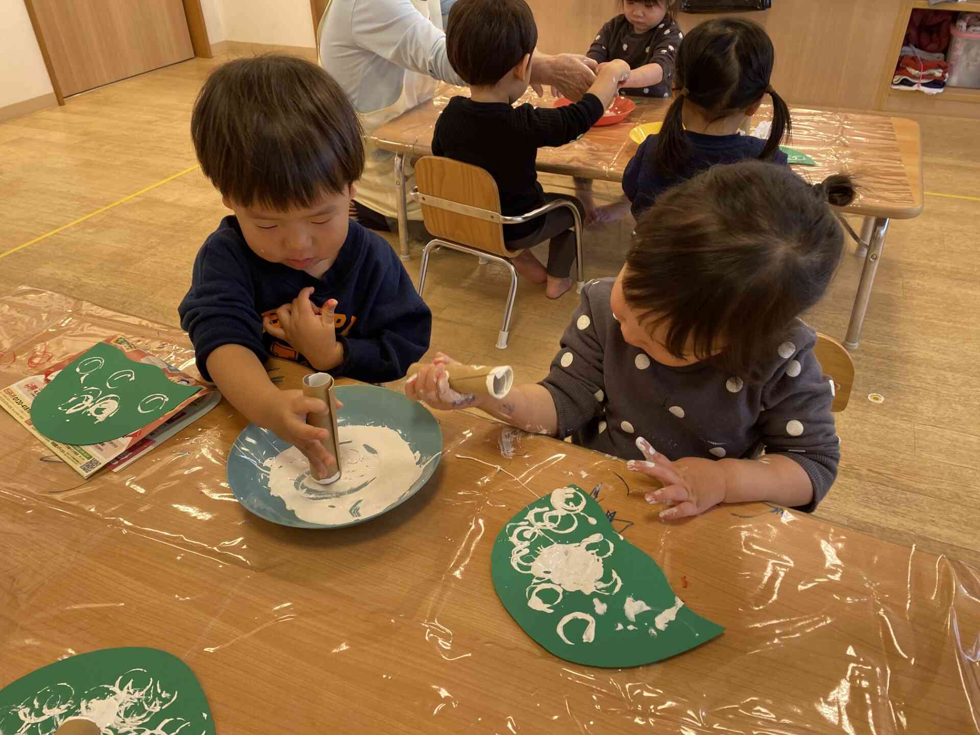 お正月製作（１歳児）