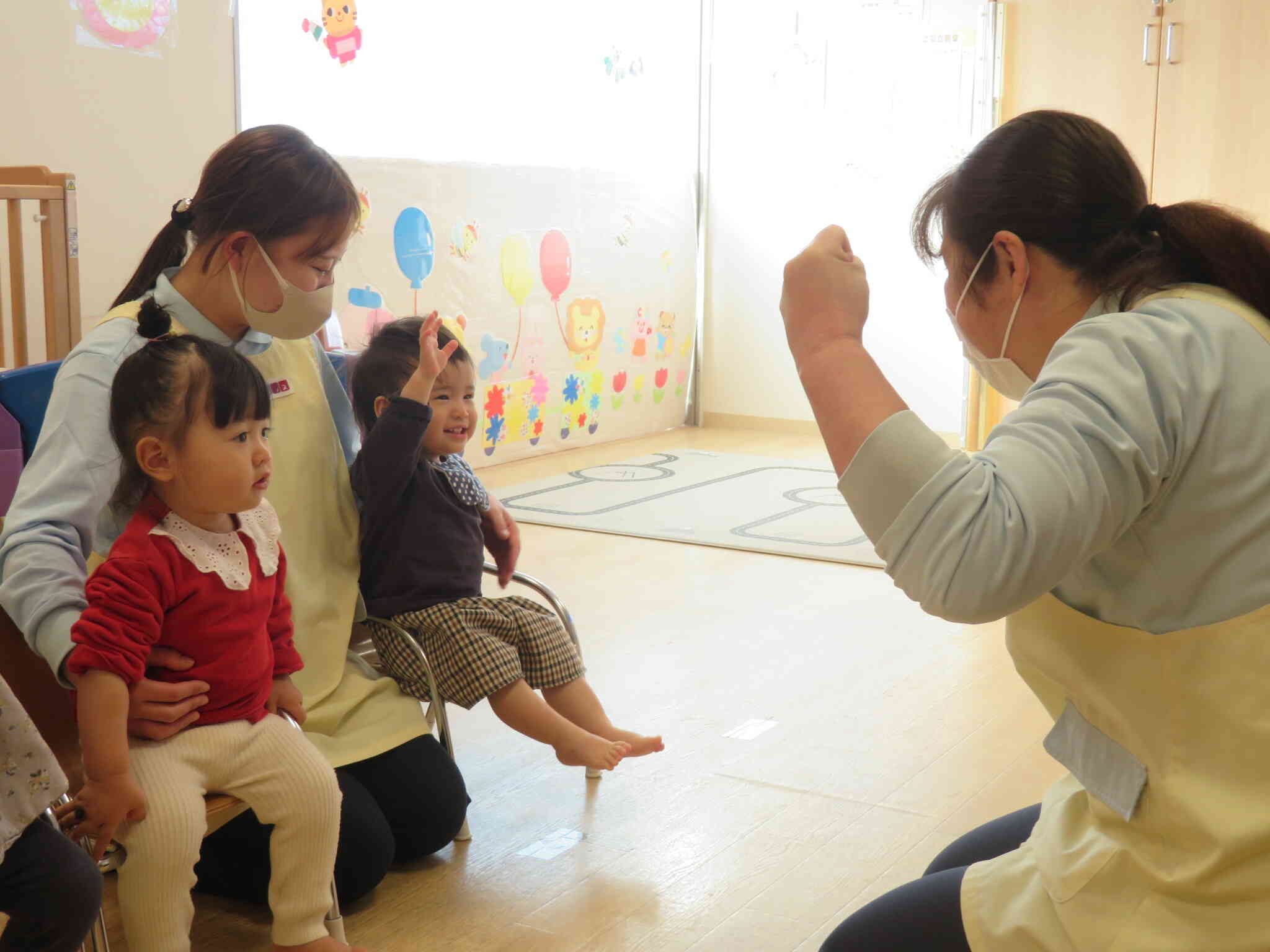 お名前を呼ぶと元気よくお返事してくれました♪