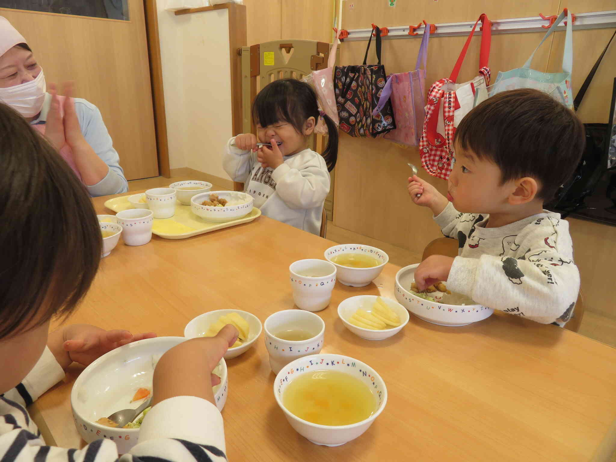 みんなで食べると美味しいね