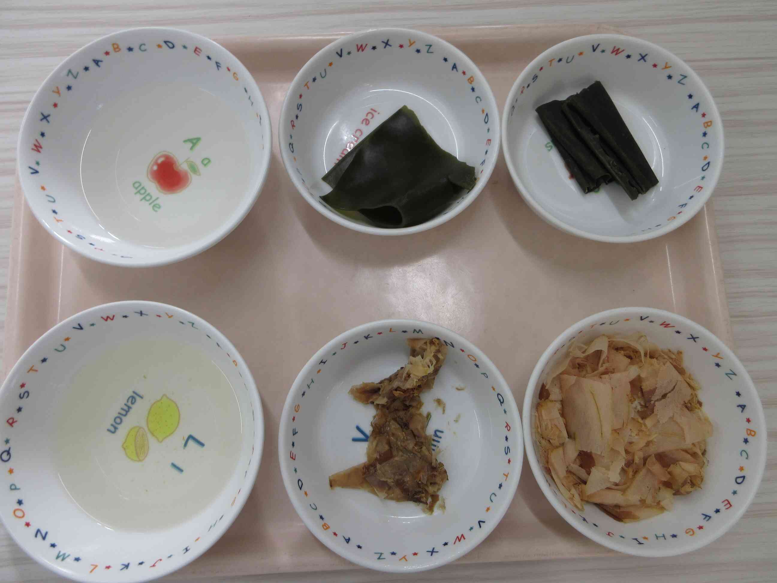 昆布とかつおのだしくらべ