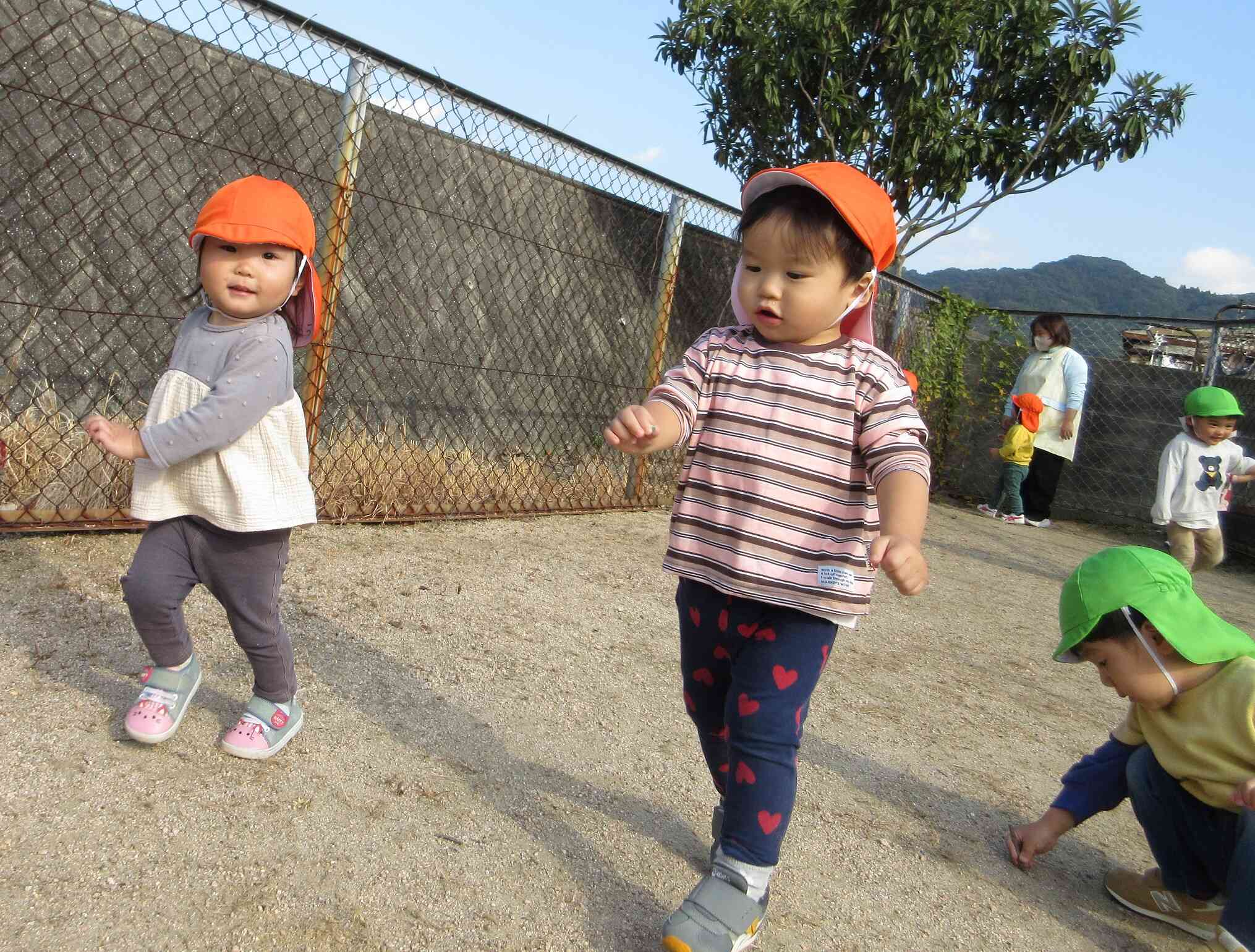 外でも元気に遊ぶよ!
