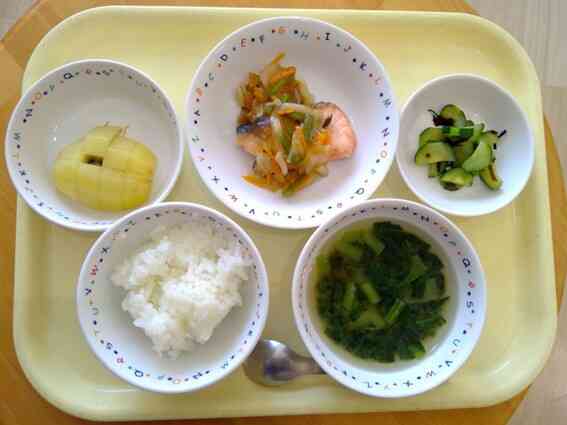8月18日(火)の給食は…