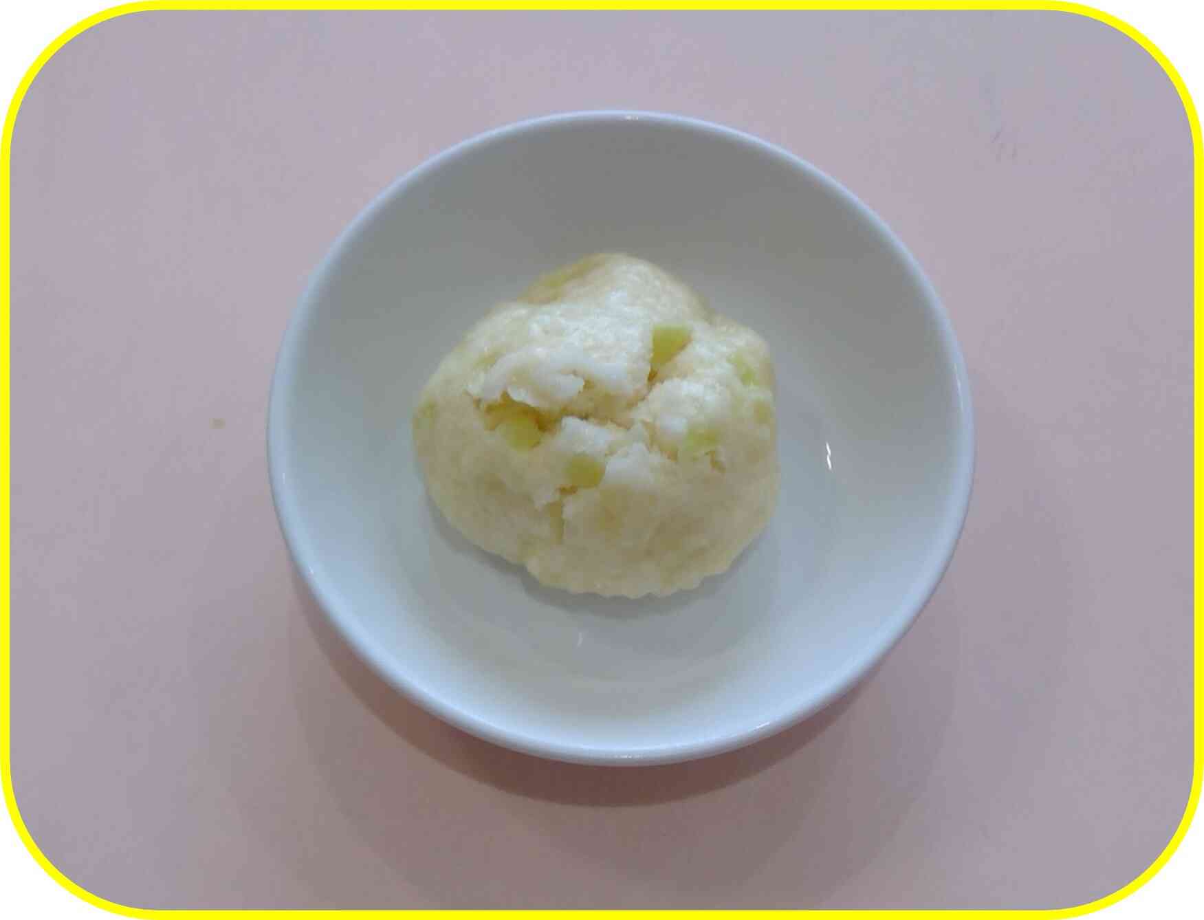 離乳食のおやつは「キャベツ蒸しパン」