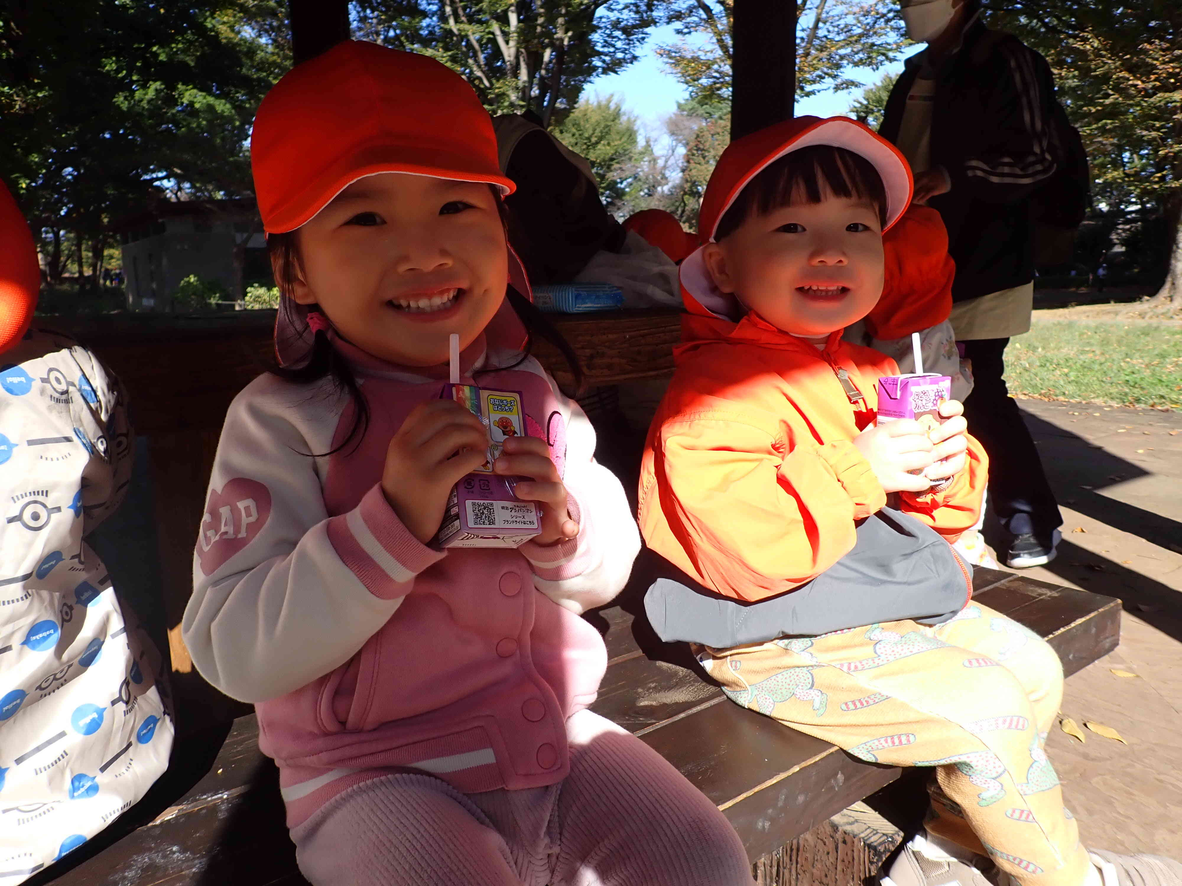 おやつも外で食べたよ。