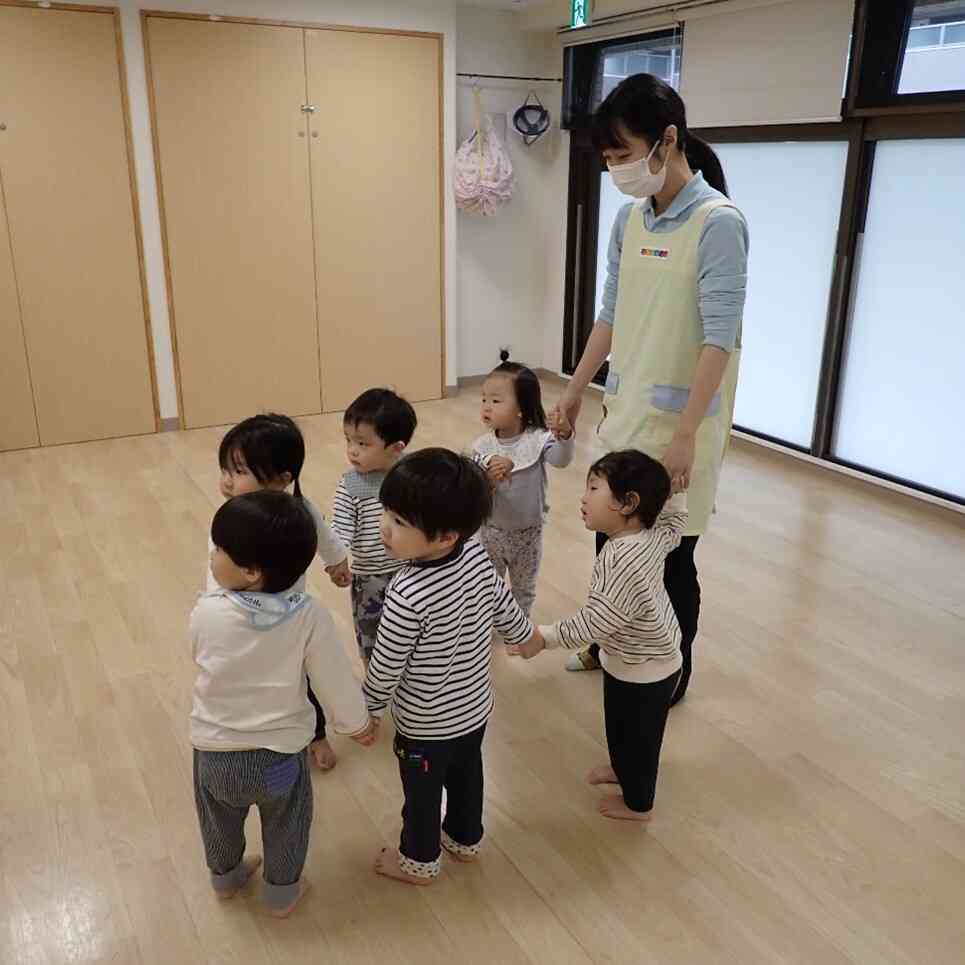 あひる組(１歳児)　リトミック