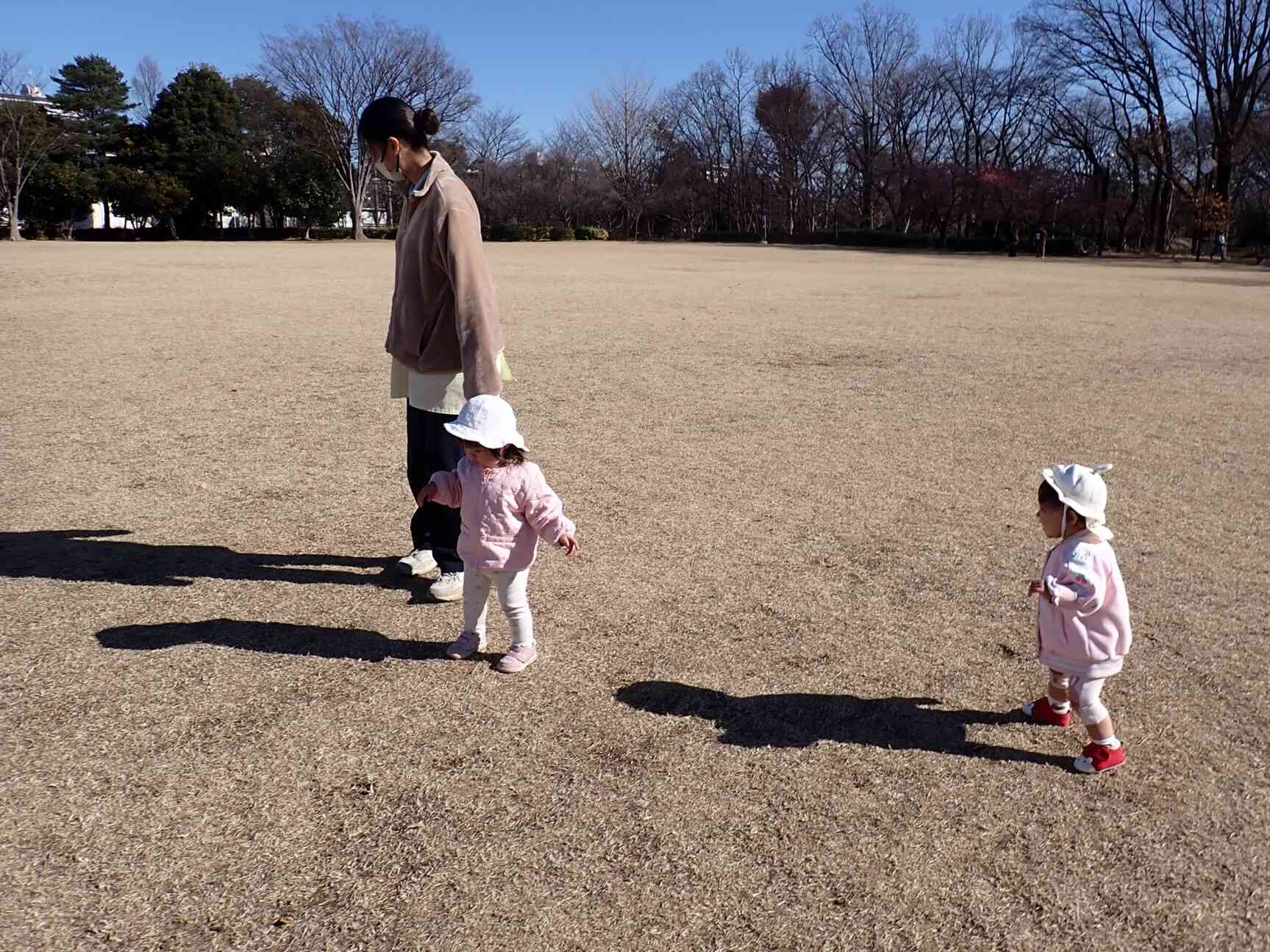 あるくのたのしいな／ひよこ組(0歳児)