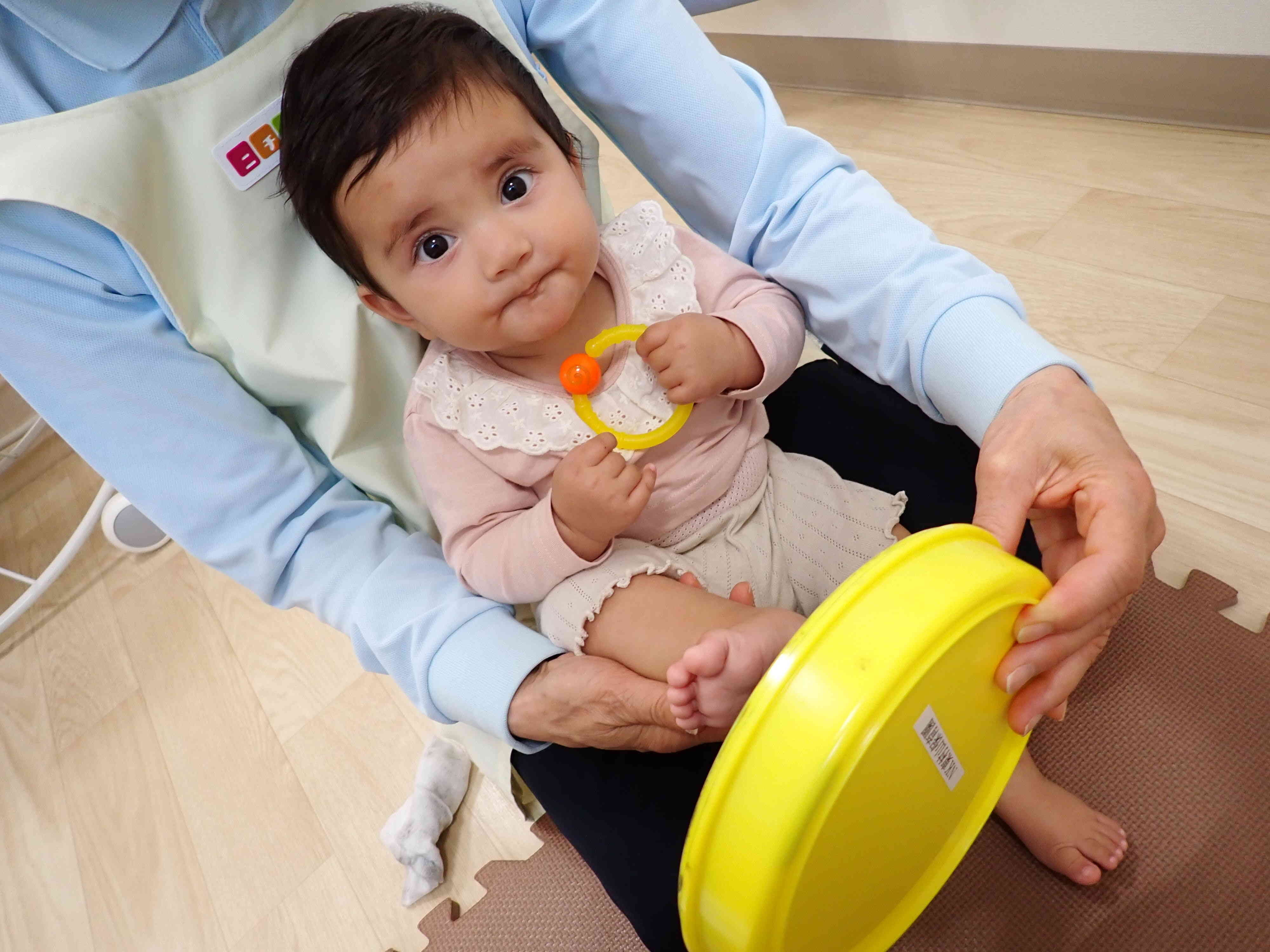 こどもの日の製作で足型をとりました！