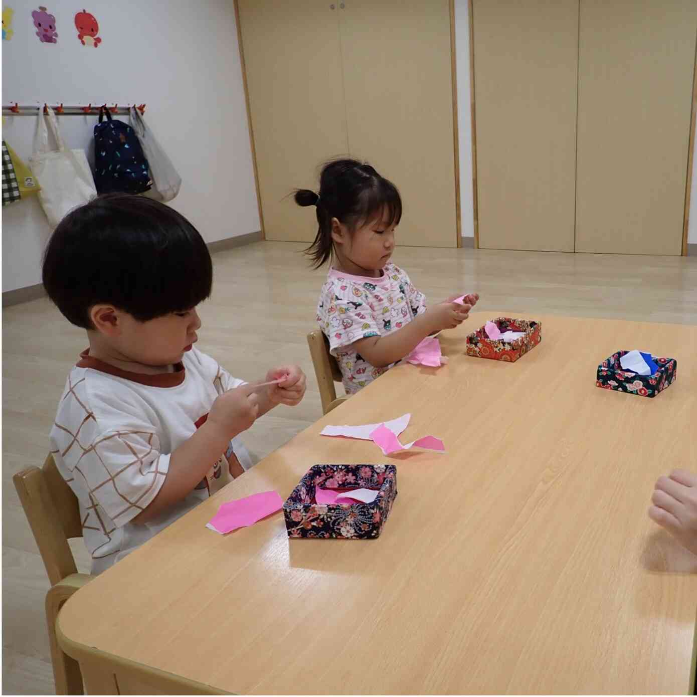 あじさいを作りました うさぎ組(2歳児)