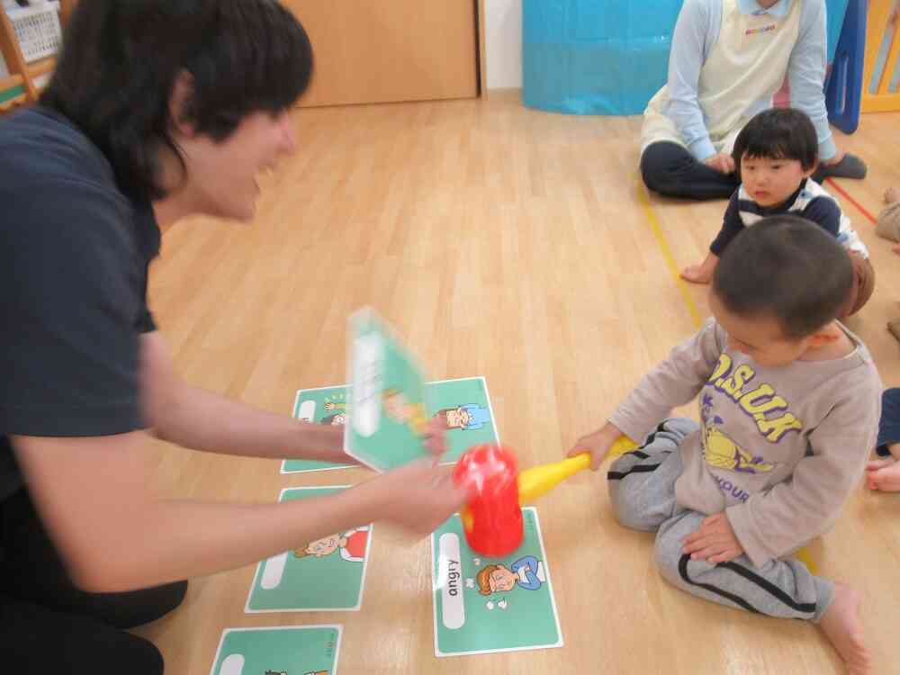 ピコピコハンマーを使ってー　「えいっ！」