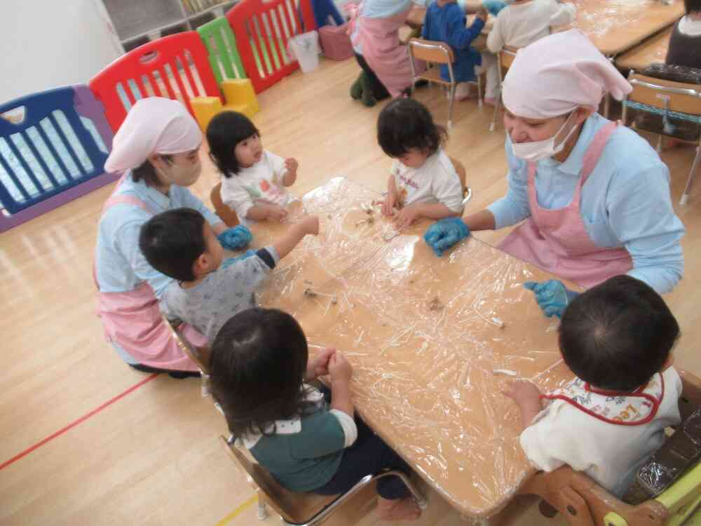 ツンツン、ちぎちぎ