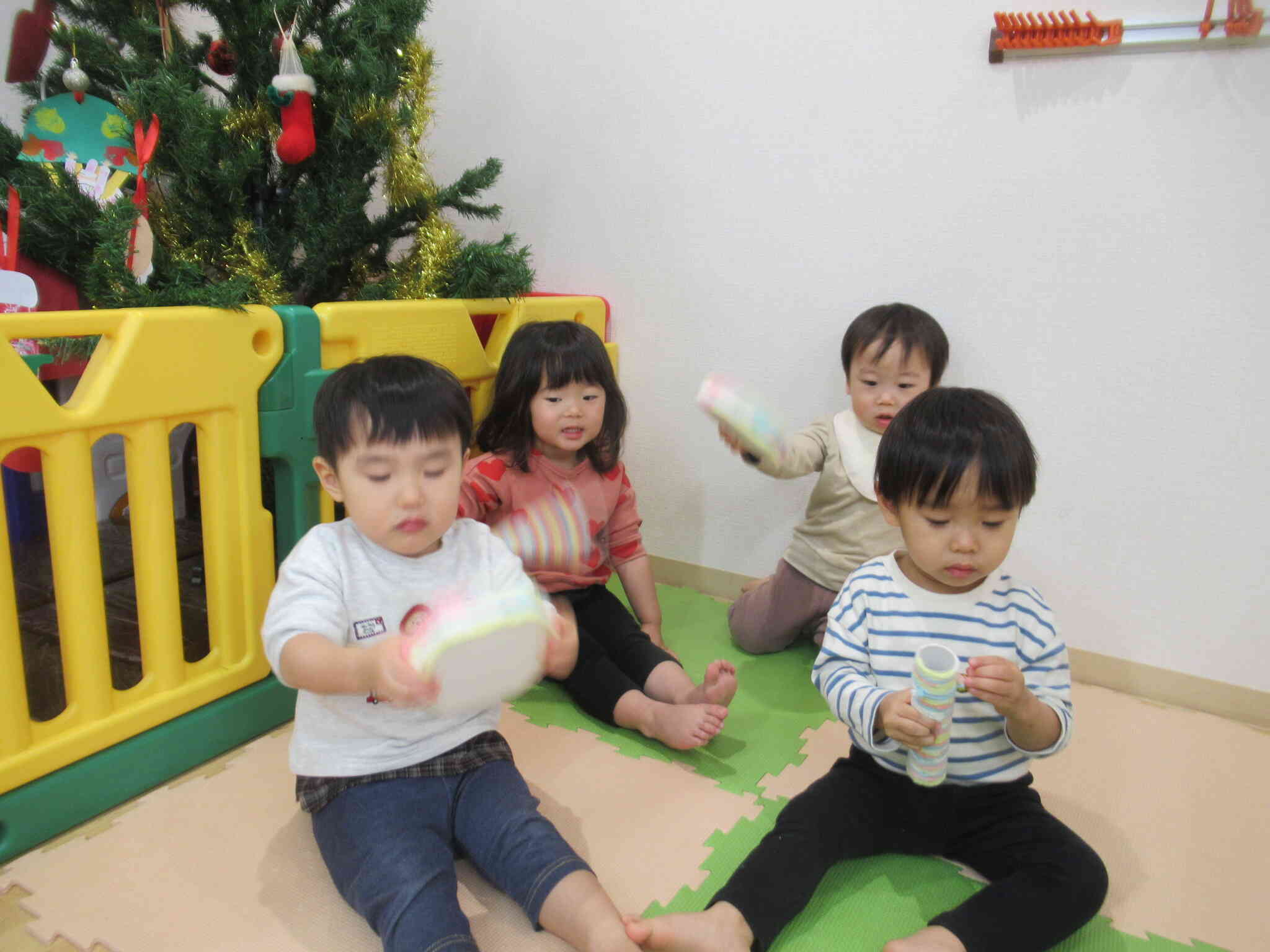 今日はお部屋遊び！