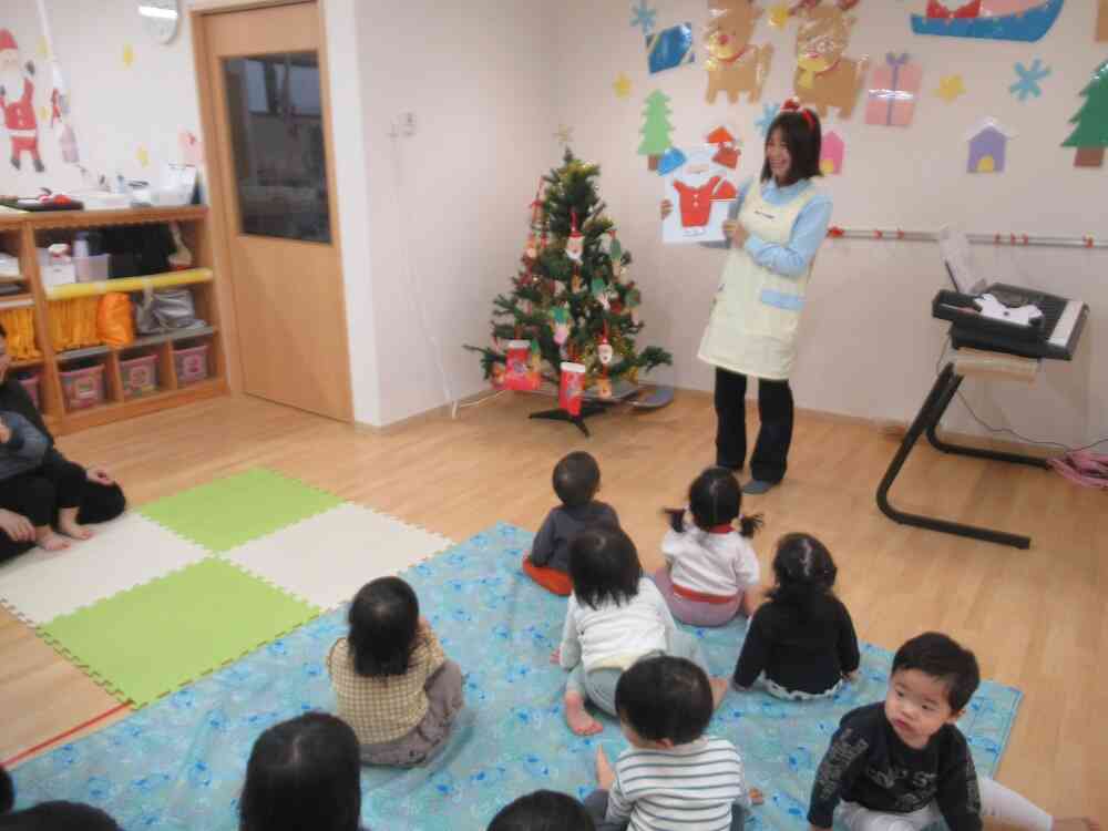 クイズ「サンタさんってどんな服？」