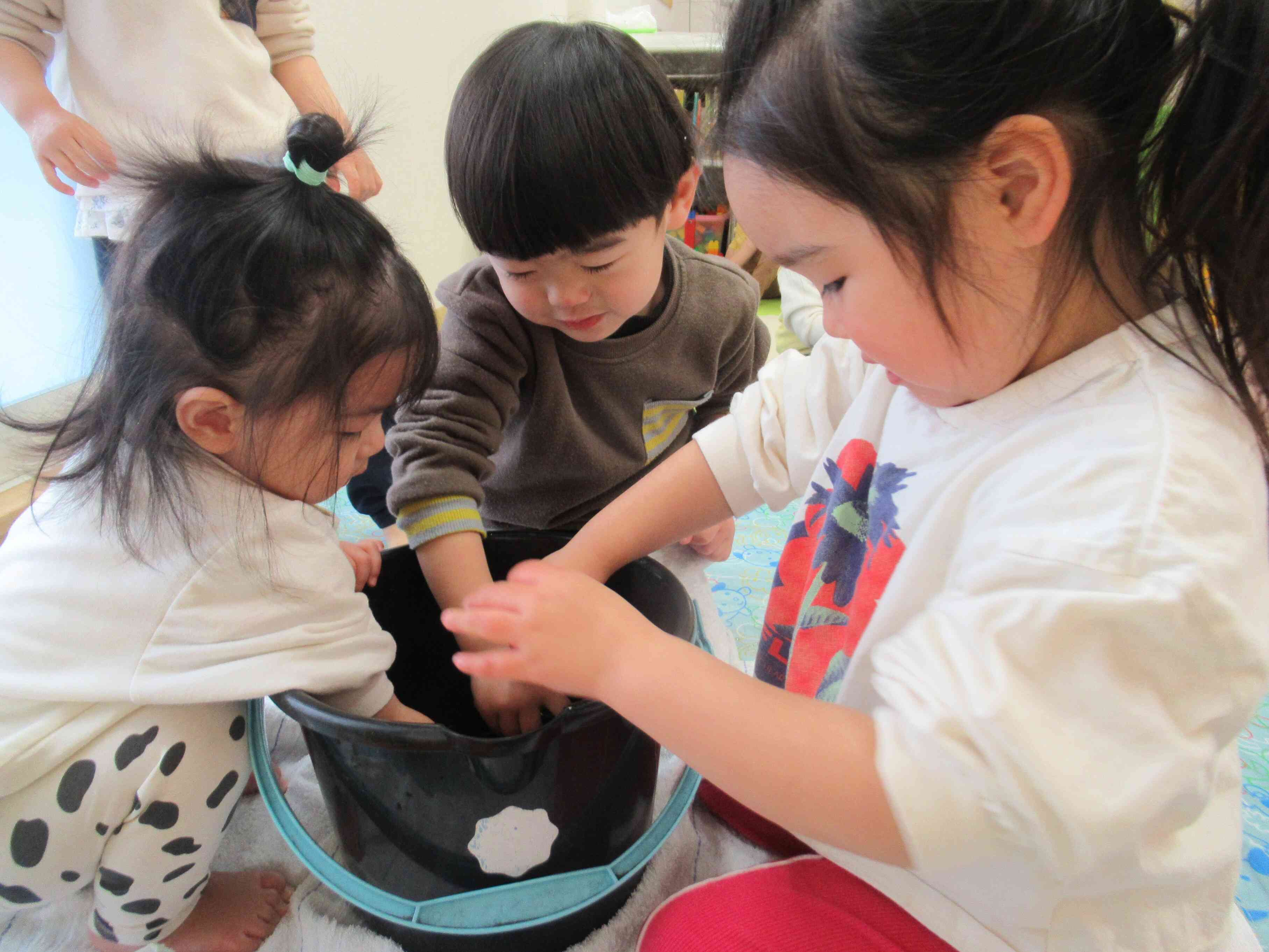 ツンツン、ぎゅぎゅ！