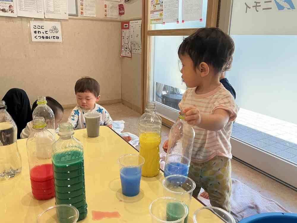 ひよこ組 色水遊び（0歳児）