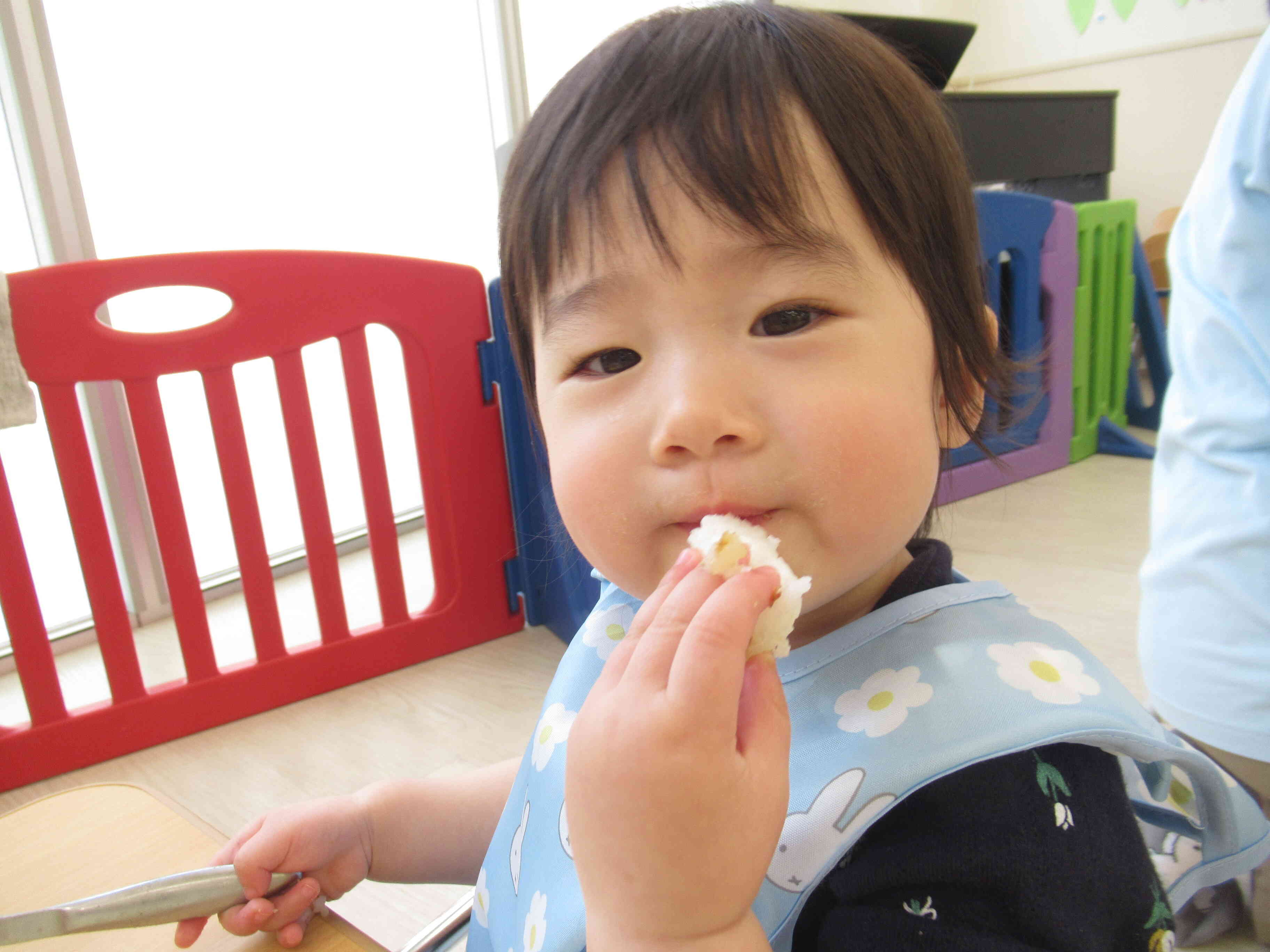 大きなおくちでパク♡