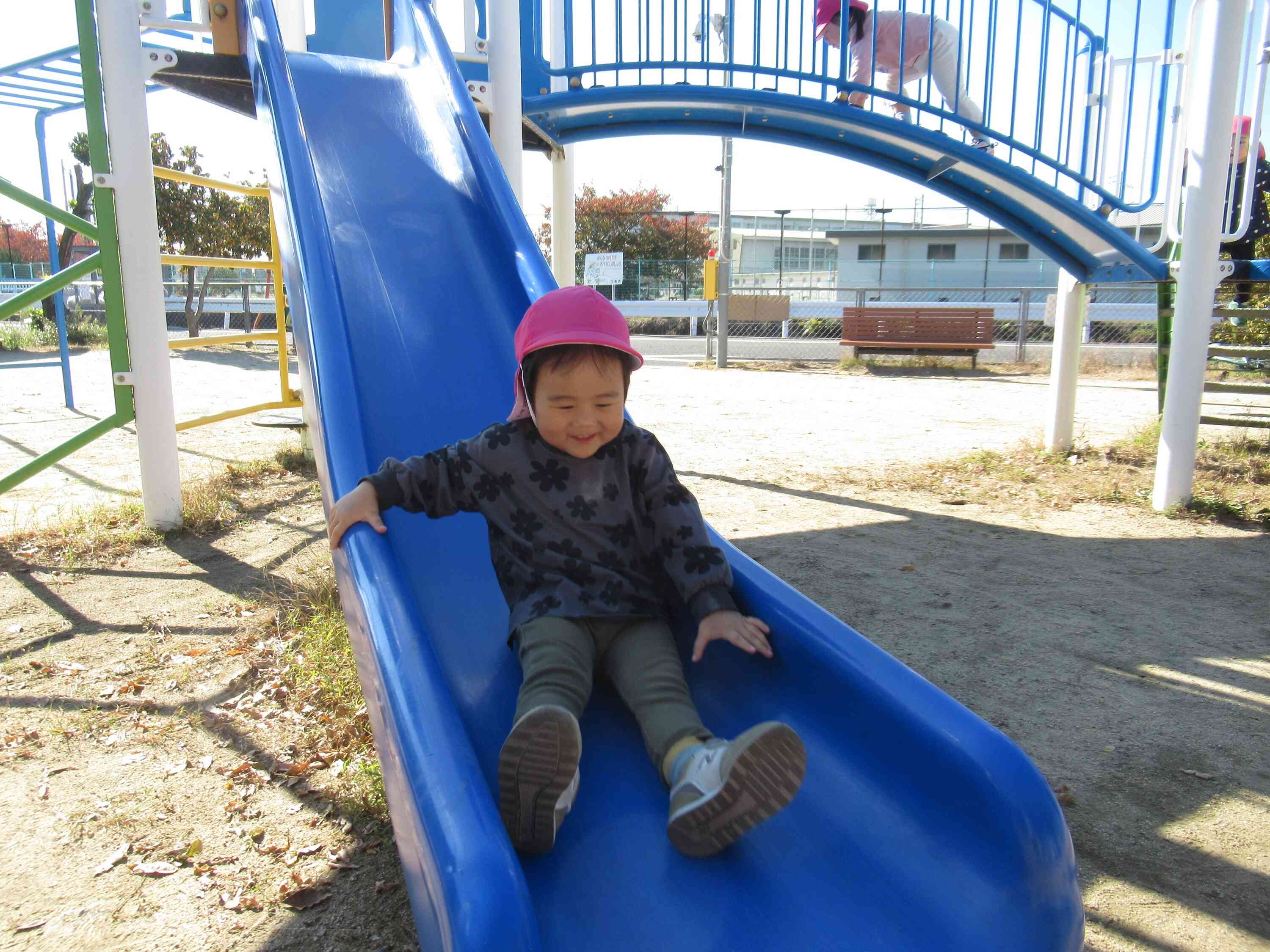 シューって滑って楽しい!