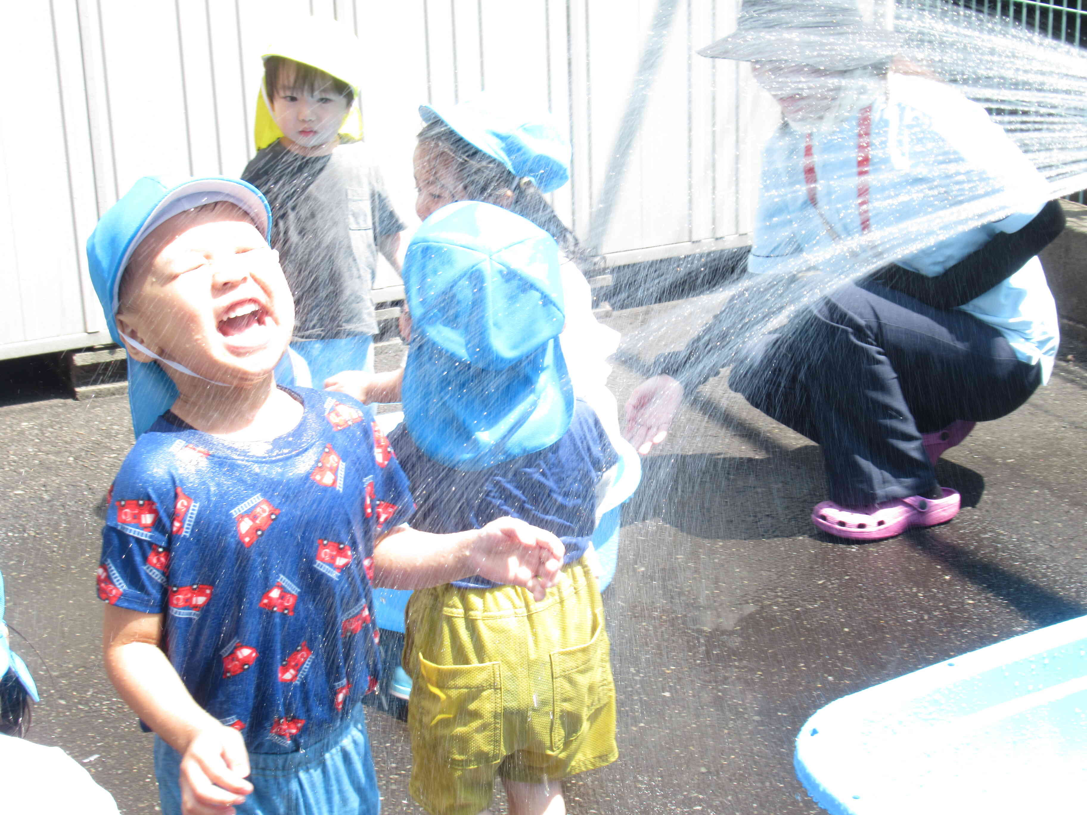 水遊びが始まりました②