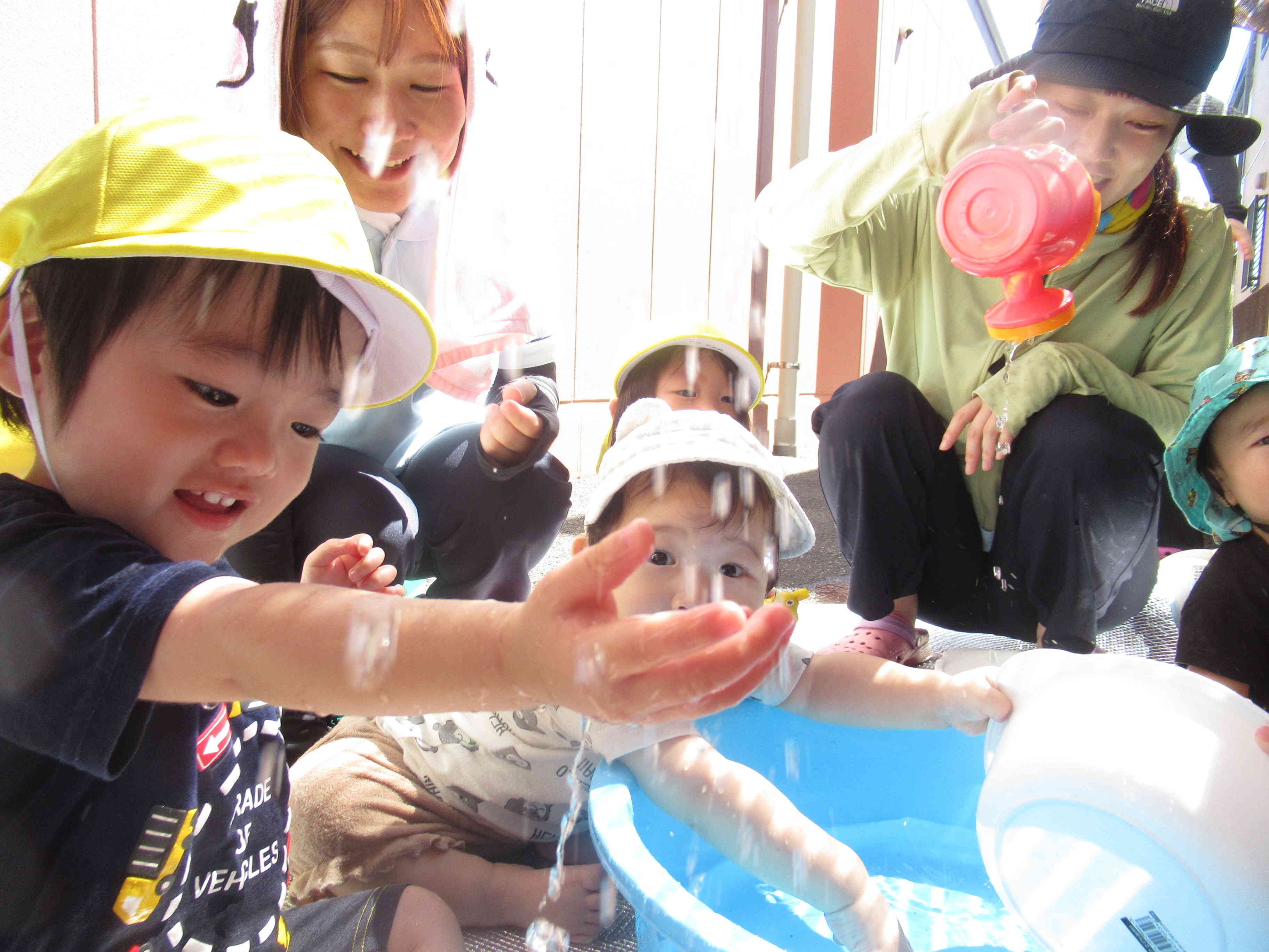 水遊びは楽しいよ