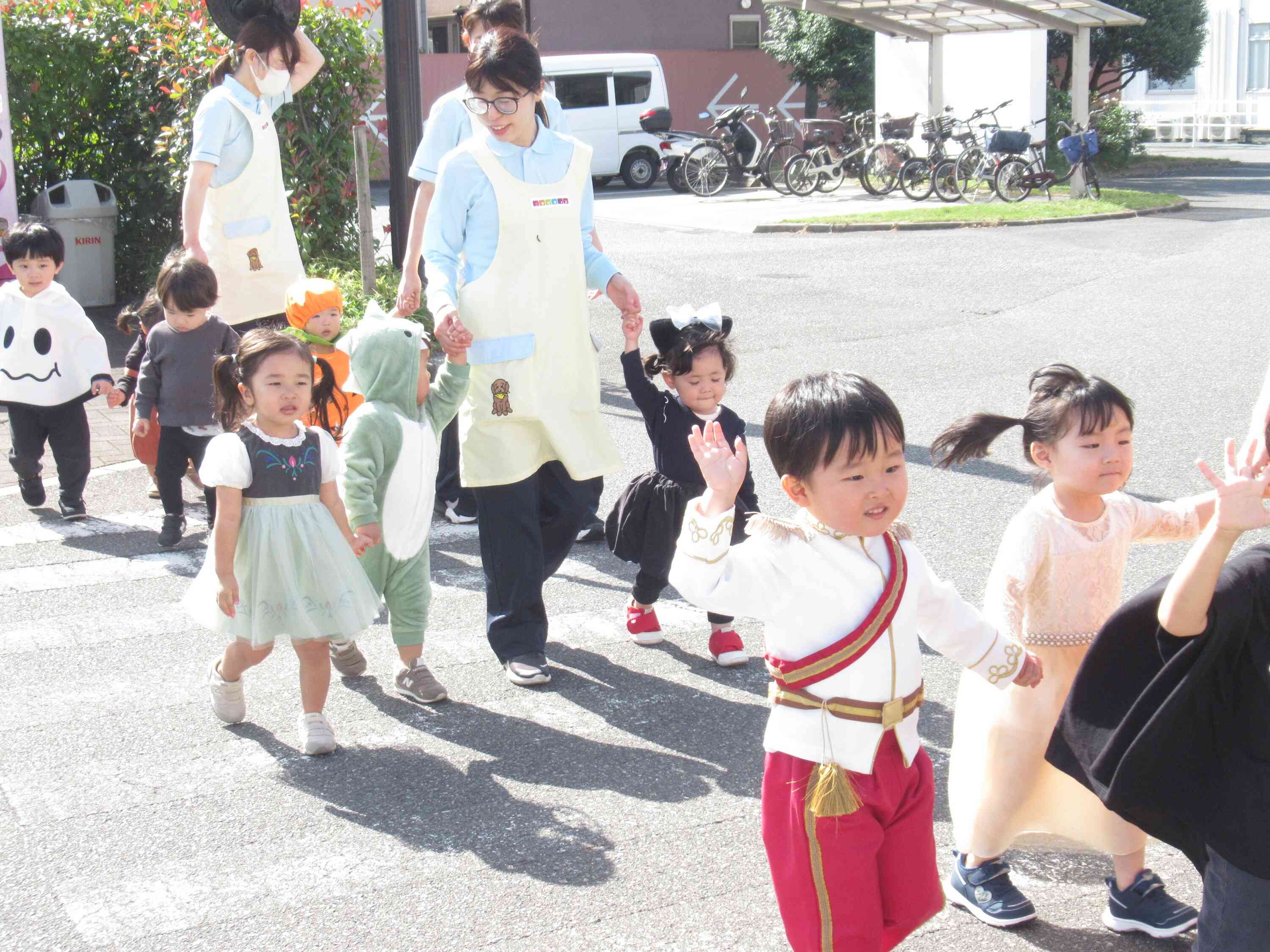 仮装でお散歩に行ったよ！