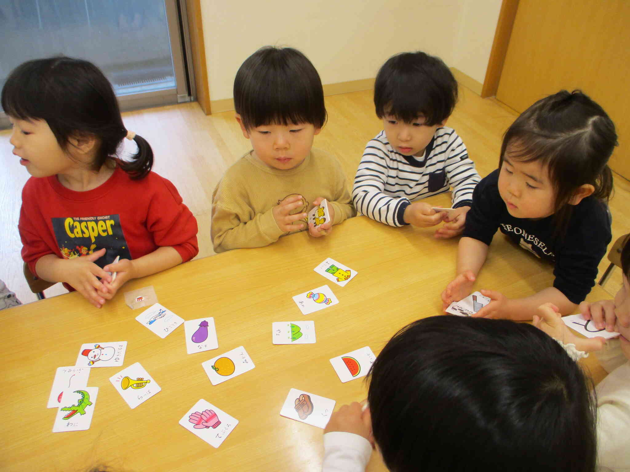 2歳児　ドキドキ！カードゲーム（かるた）