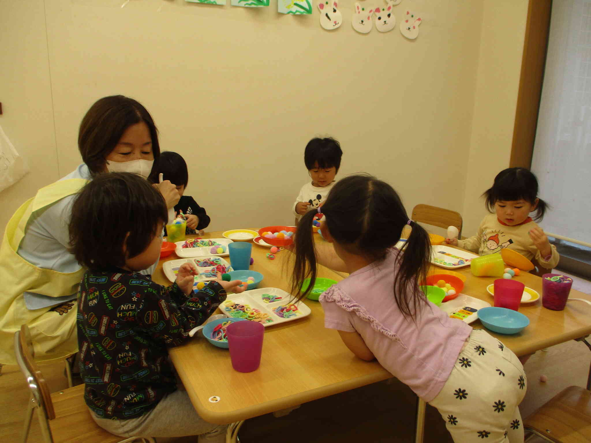２歳児　いろんなものをすくえるかな？