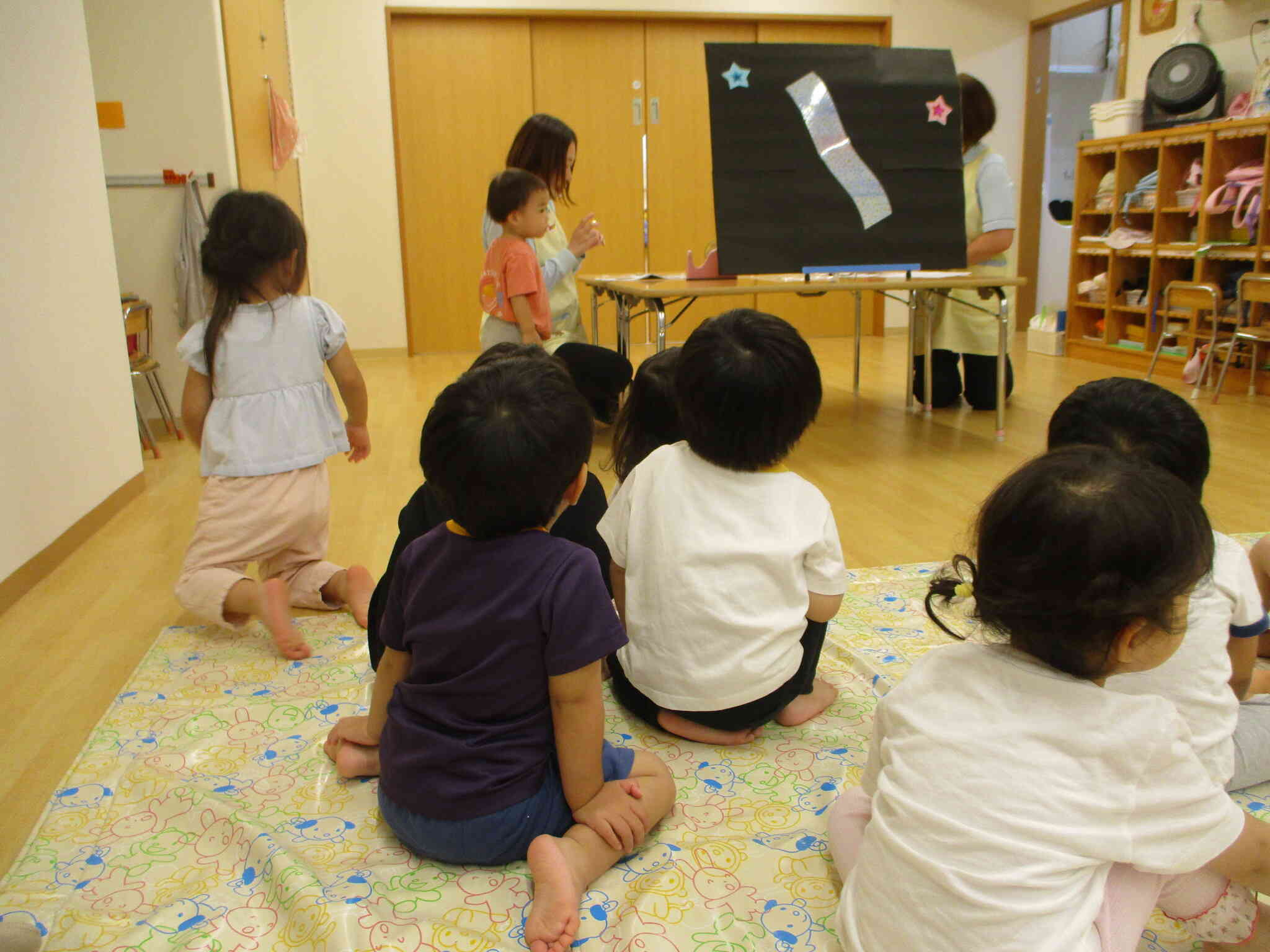 ３歳児　七夕会の様子